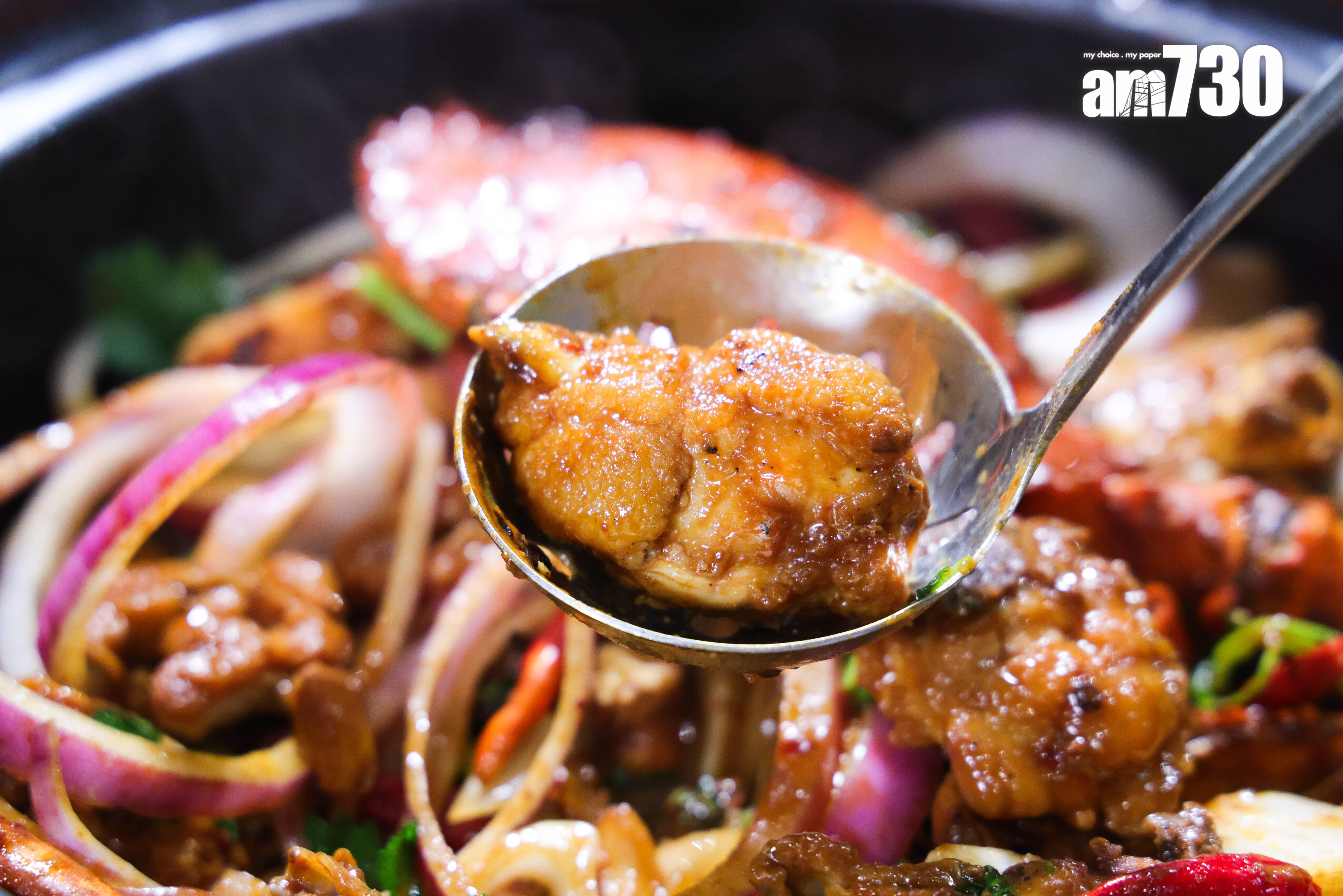 雞肉選用三黃雞,油分適中,咬下有彈性,醬汁香口入味。