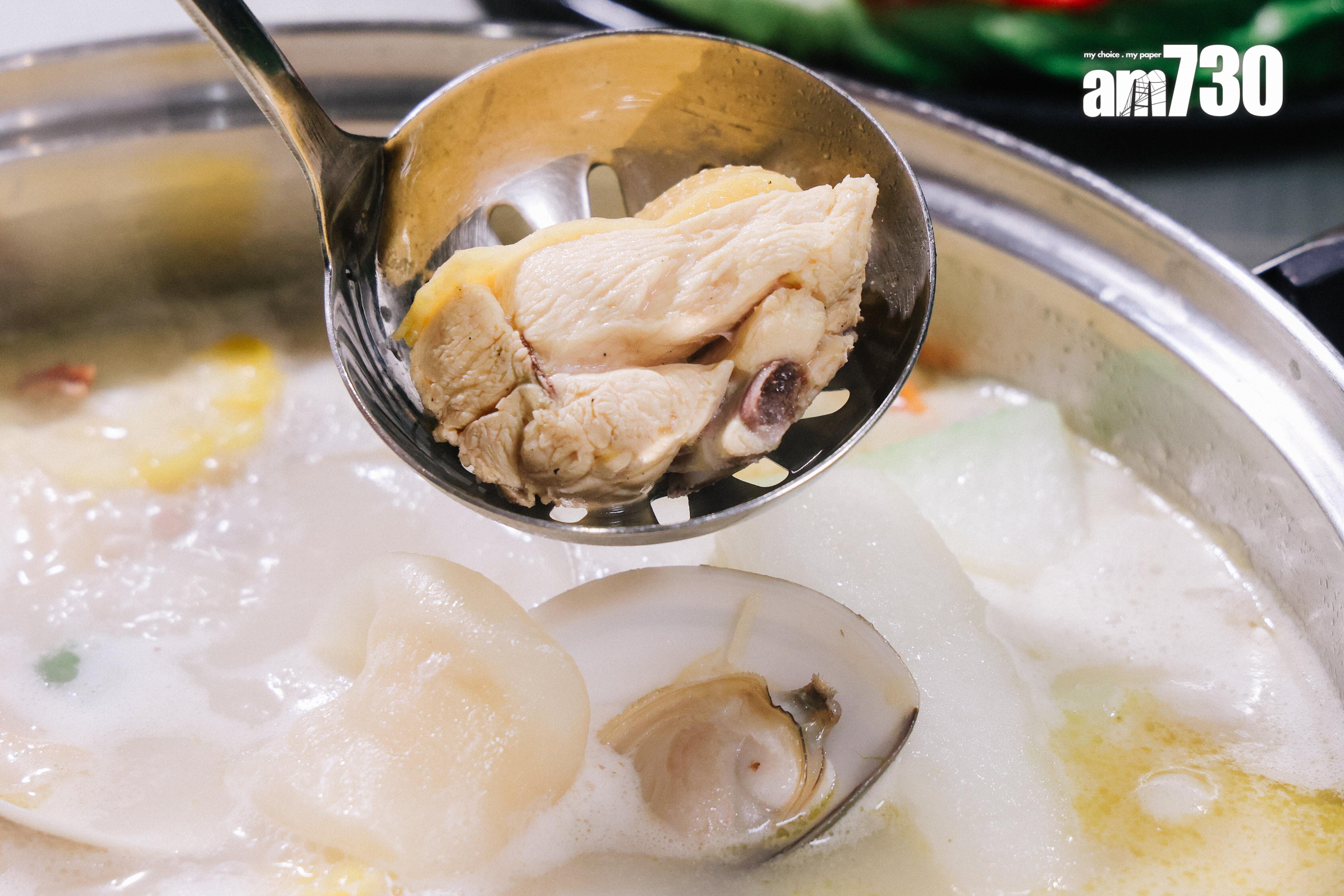冬瓜瑤柱花甲濃湯雞煲 細煲$308 湯膽以豬骨和雞熬三個小時,加入瑤柱更鮮甜。