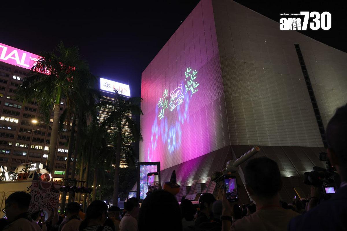 尖沙咀一連兩晚上演「萬聖節夜繽紛鐳射Show」。(吳康琦攝)