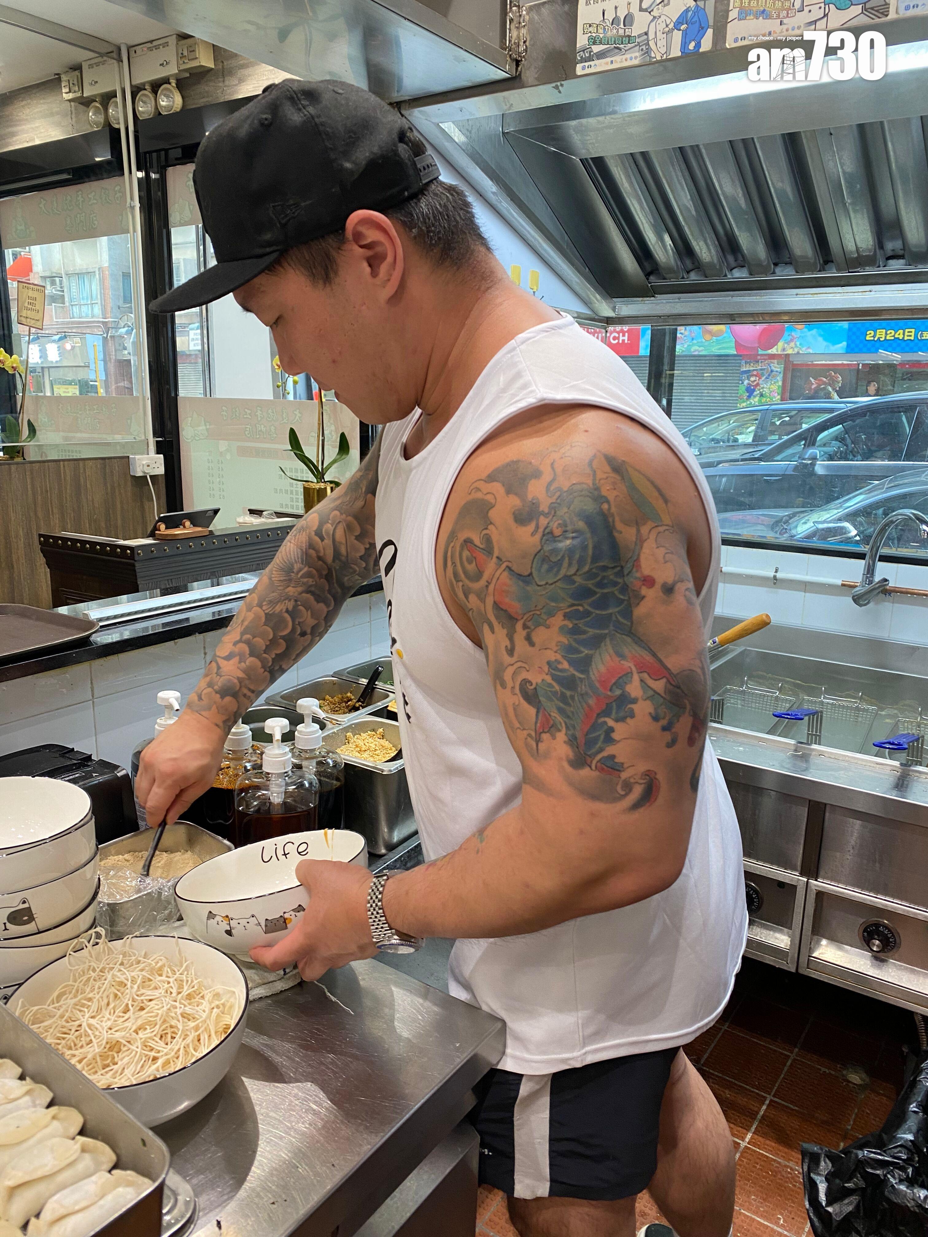 粗獷的大隻佬與cutie貓貓餐具相映成趣。(記者的視角)