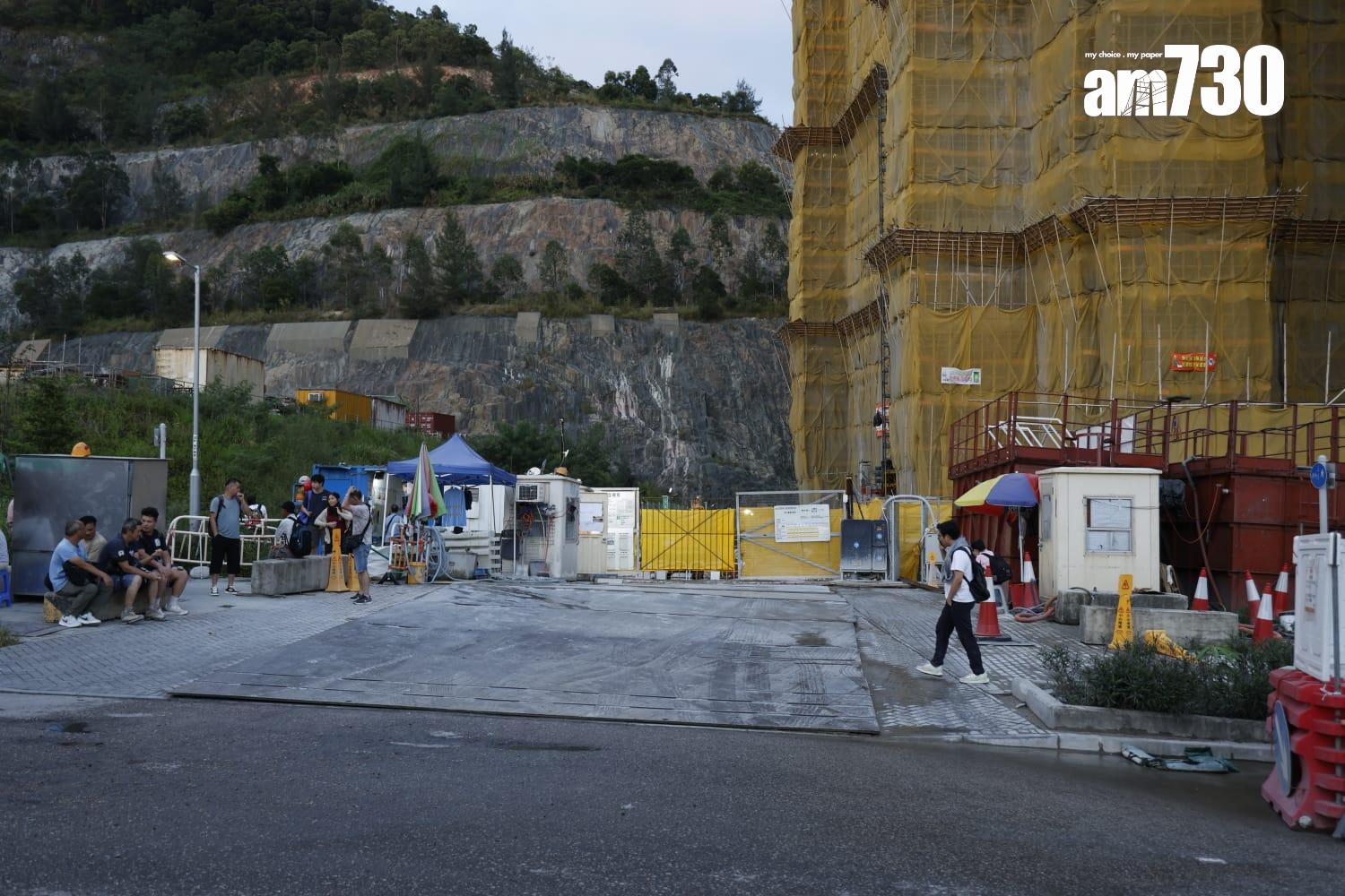 有傳媒報道,長實位於安達臣道首置項目地盤出現工程問題。長實表示有關樓宇的紮鐵及鋼筋工序仍在進行中,並未完成,駐地盤結構工程師亦未進行相關檢測。(林俊源攝)