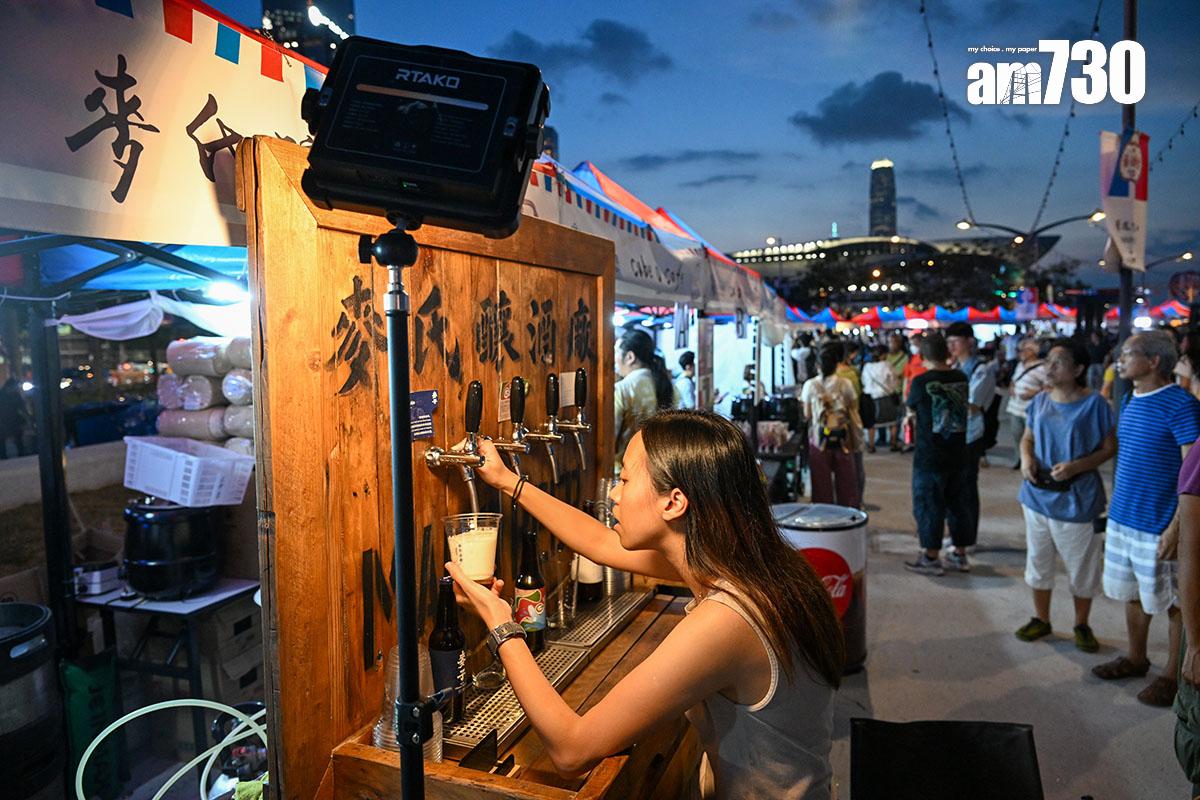 灣仔海濱去年因應「香港夜繽紛」活動啟動而舉辦夜市。(資料圖片/陳奕釗攝)