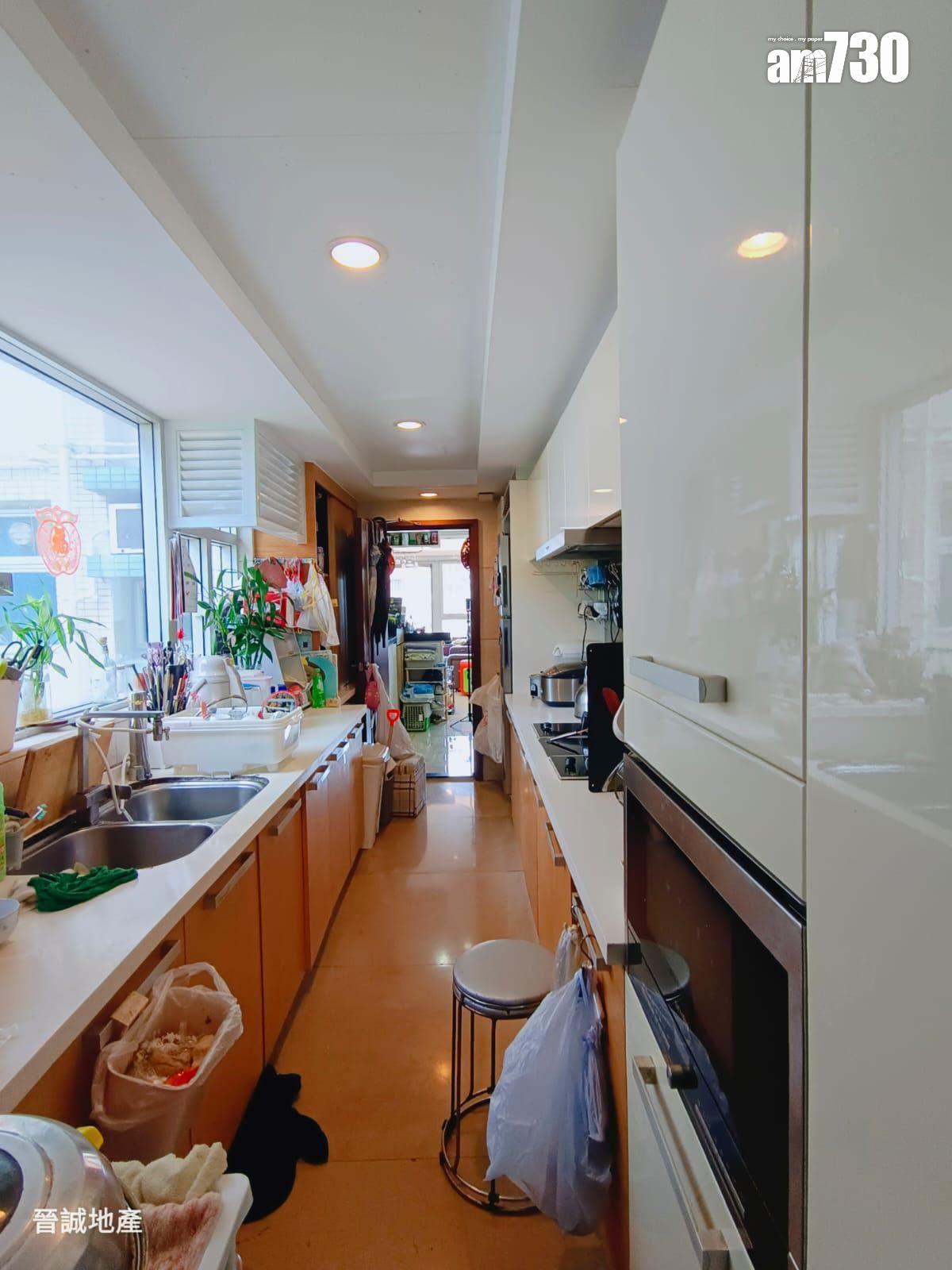 業主為換樓蝕5%沽深井海景三房套連車位 呎價險守6字頭(有圖)|二手蝕讓