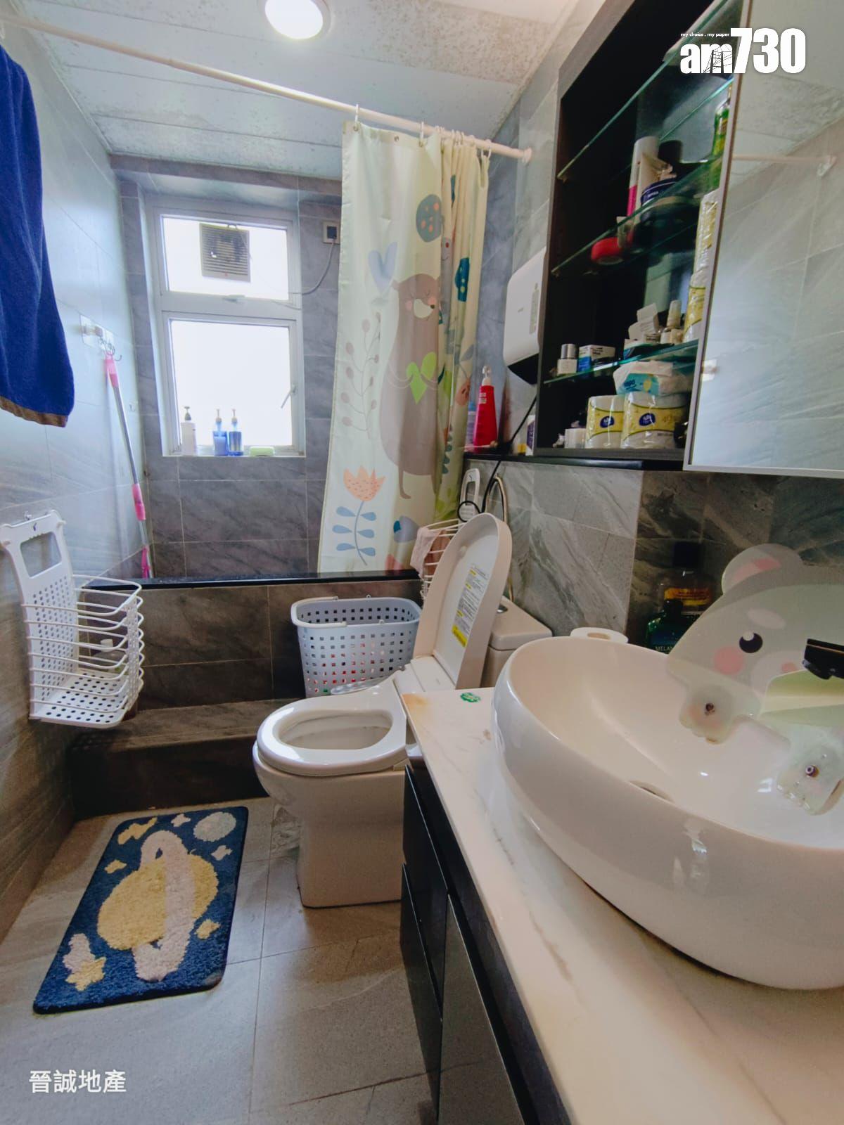 業主為換樓蝕5%沽深井海景三房套連車位 呎價險守6字頭(有圖)|二手蝕讓