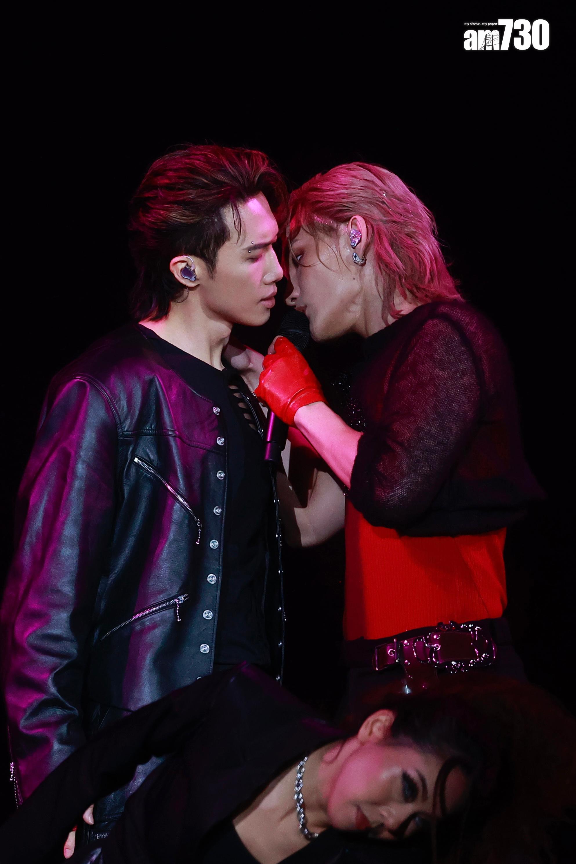 「巨豬」Stanley和Jeremy合唱《So Beautiful》。(娛樂組攝)