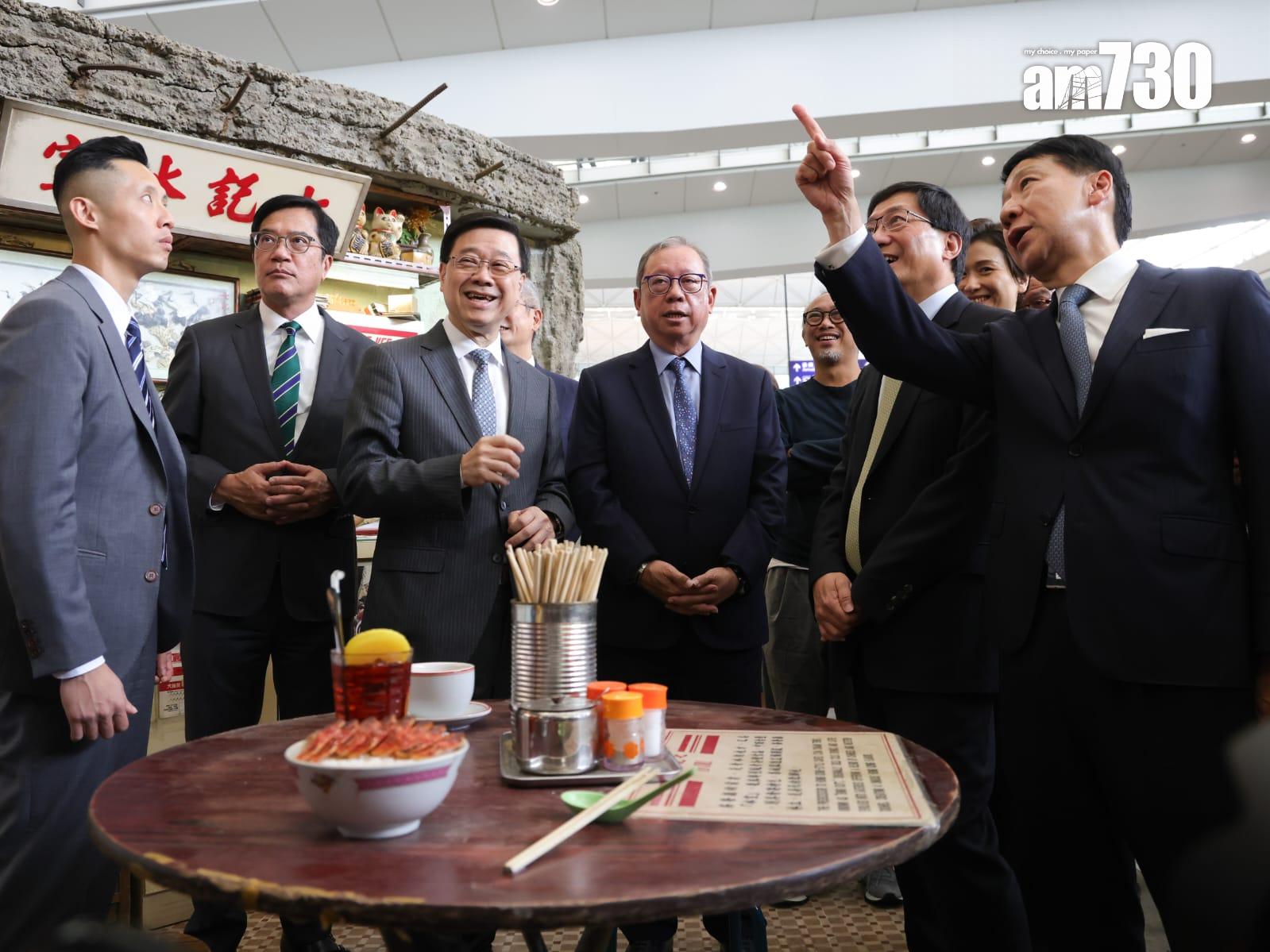 港產片《九龍城寨之圍城》多個寨城場景在機場展出(吳康琦攝)