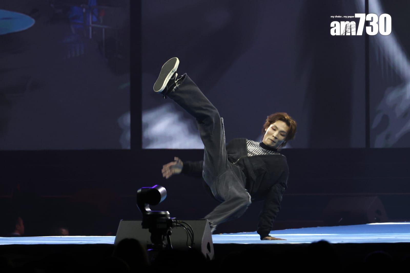 Stick為《ViuTV 2025節目巡禮》表演。(林俊源攝)