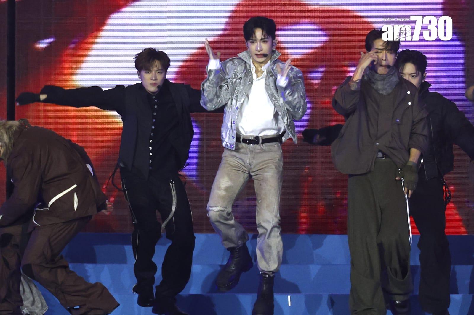 MIRROR首次演唱《Hunt You Down》。