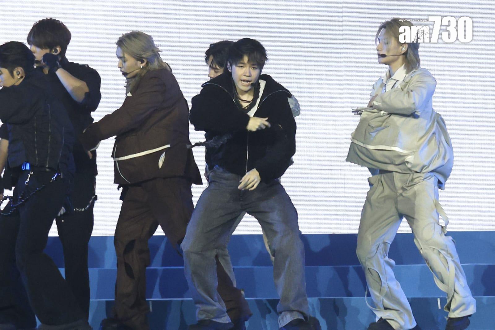 MIRROR首次演唱《Hunt You Down》。