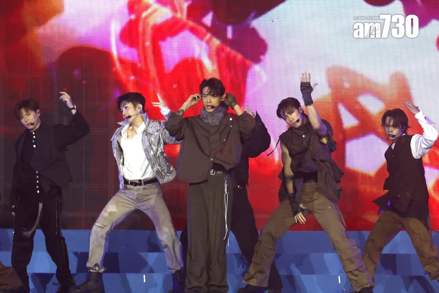 MIRROR首次演唱《Hunt You Down》。