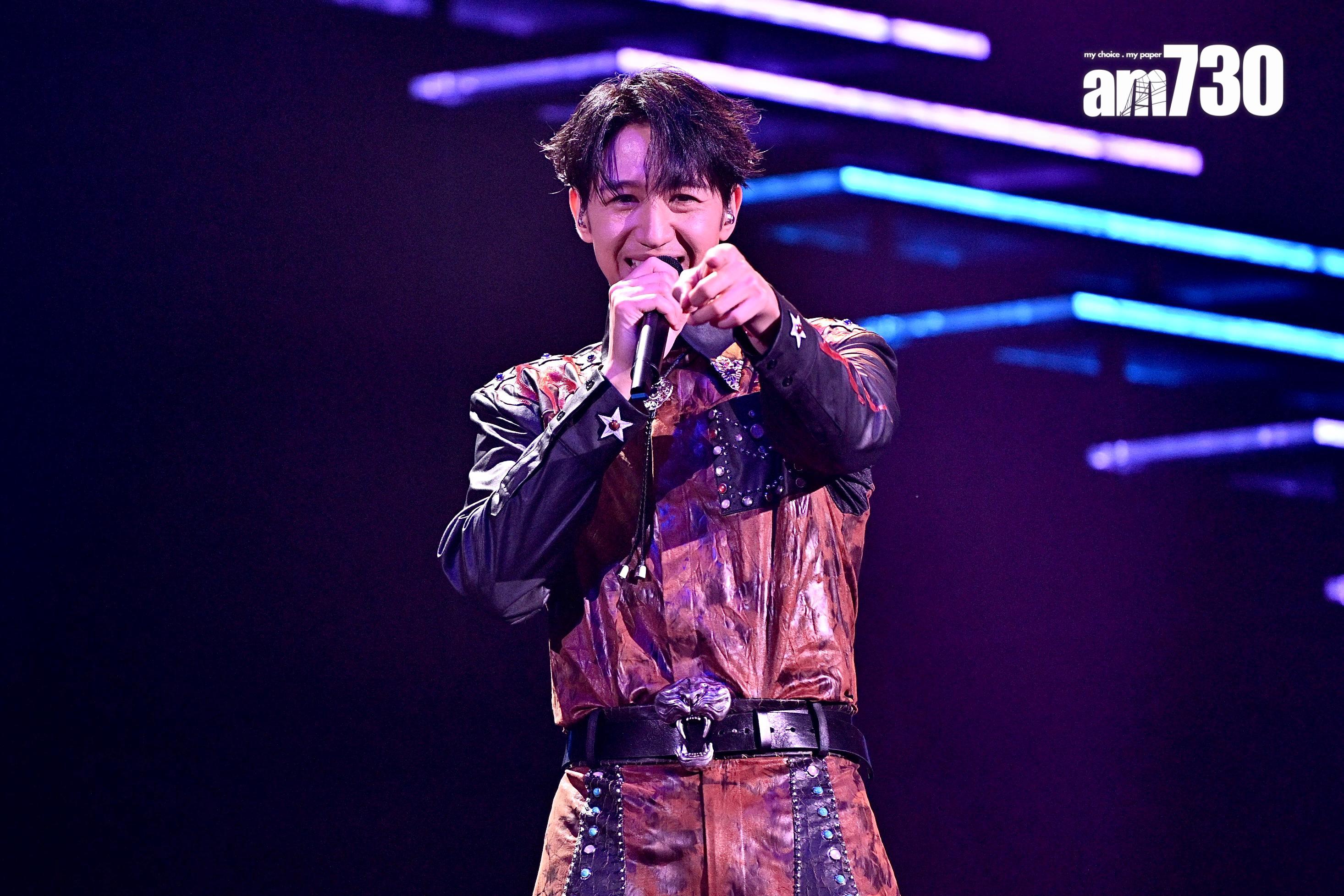 Jay Fung 以《尋找隱世巨聲》、《A New Day》 打頭陣,其後脫去外套唱出《入場人士注意》。