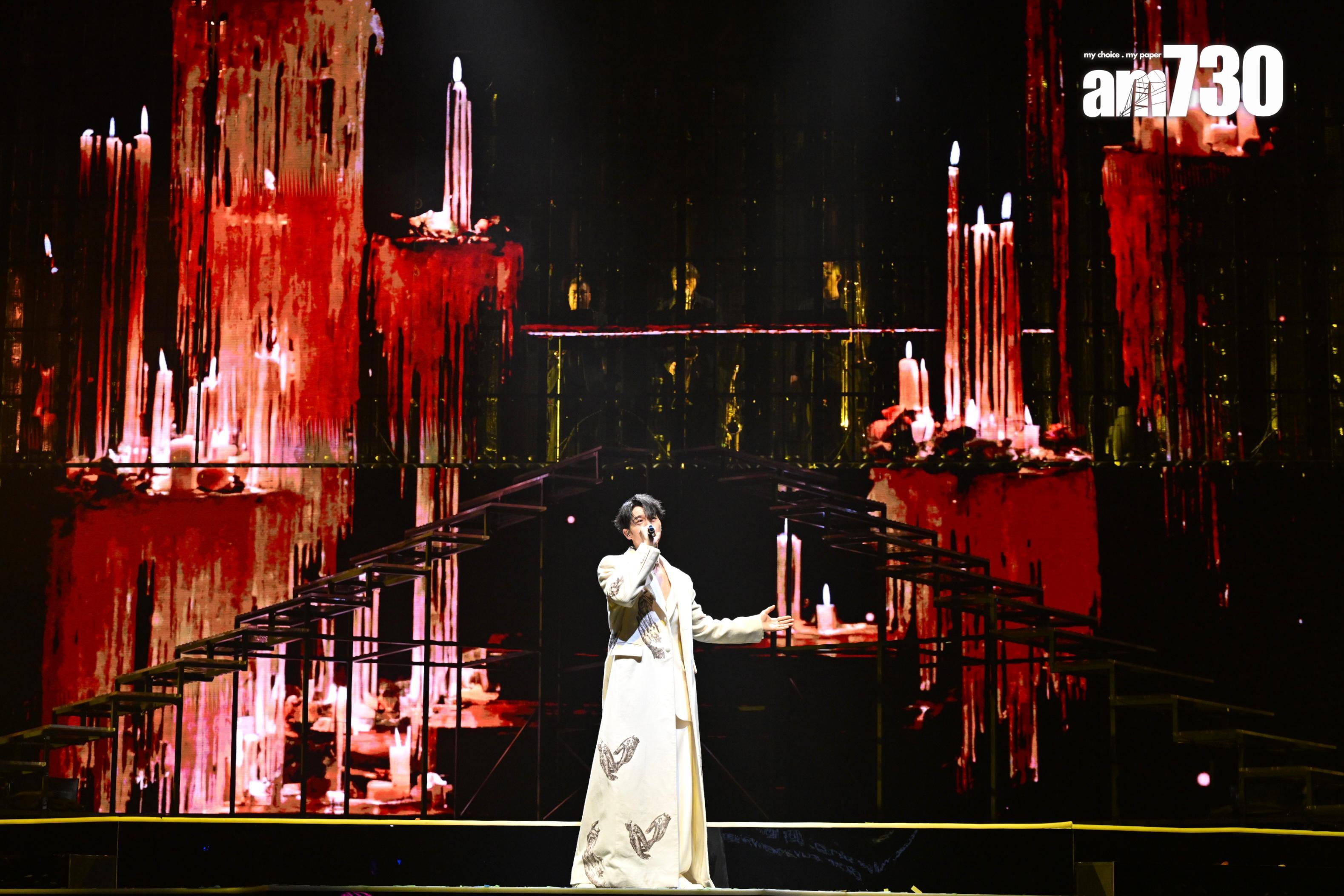 Jay與COLLAR成員的邱彥筒(Marf)上台合唱《All That I Want》。(娛樂組攝)