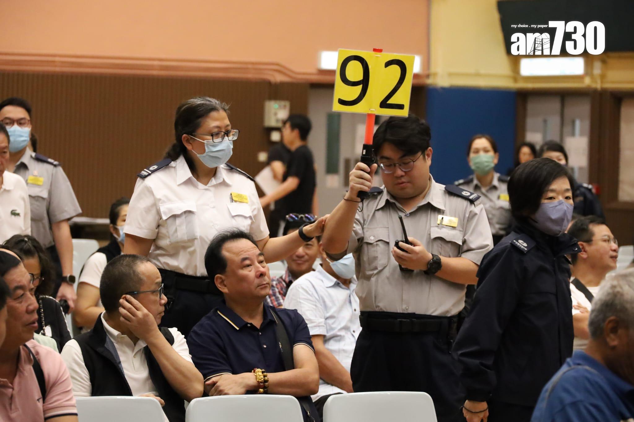 維園年宵攤位競投,投得熟食攤位ab舖男子(鍾式明攝)