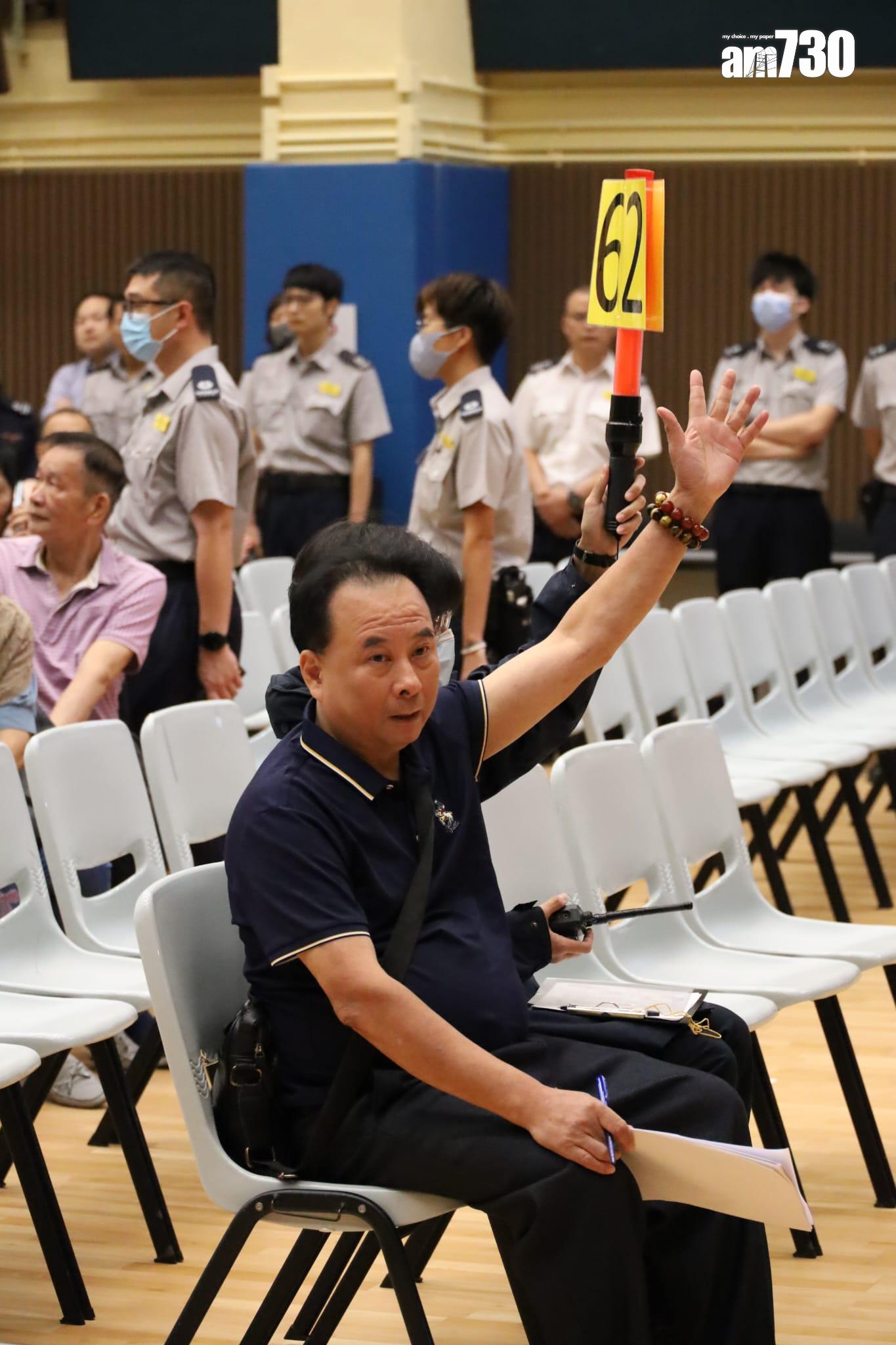 維園年宵攤位競投,投得熟食攤位ab舖男子。(鍾式明攝)