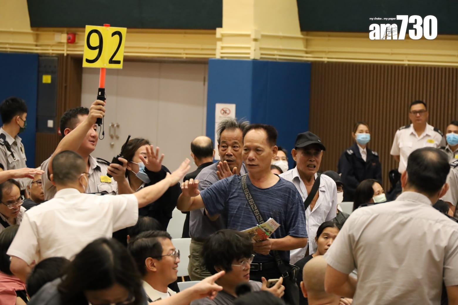 維園年宵攤位競投今開鑼 兩快餐攤位底價成交 最貴18.4萬(鍾式明攝)