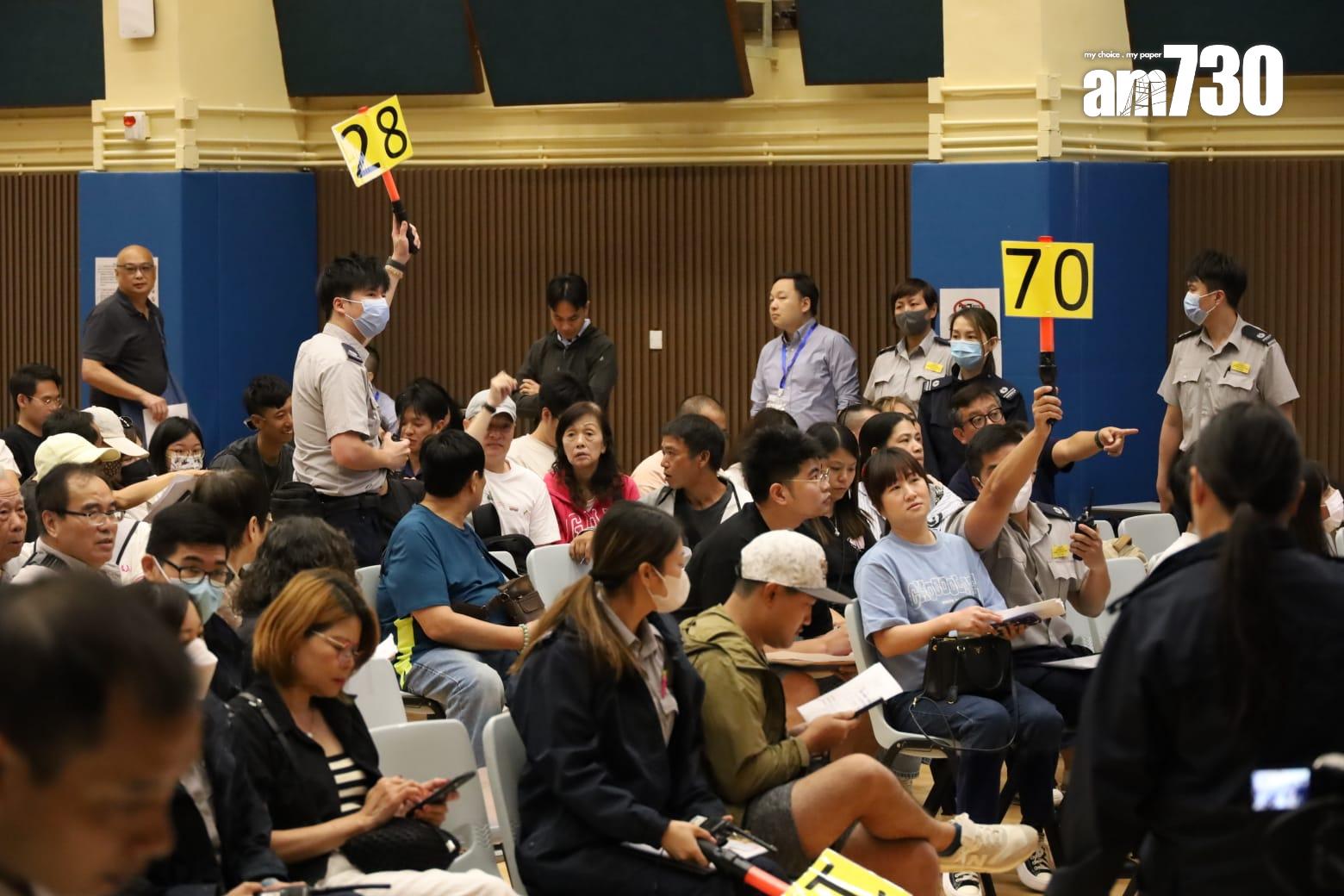 維園年宵攤位競投今開鑼 兩快餐攤位底價成交 最貴18.4萬(鍾式明攝)