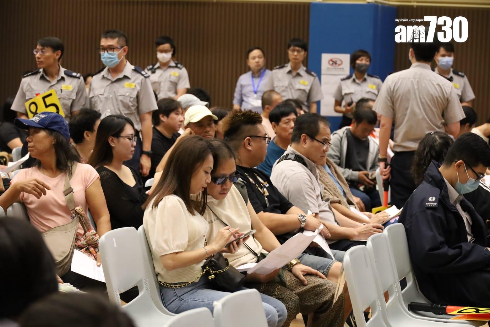 維園年宵攤位競投今開鑼 兩快餐攤位底價成交 最貴18.4萬(鍾式明攝)