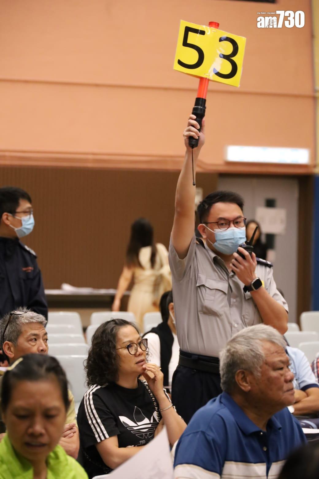 維園年宵攤位競投今開鑼 兩快餐攤位底價成交 最貴18.4萬(鍾式明攝)