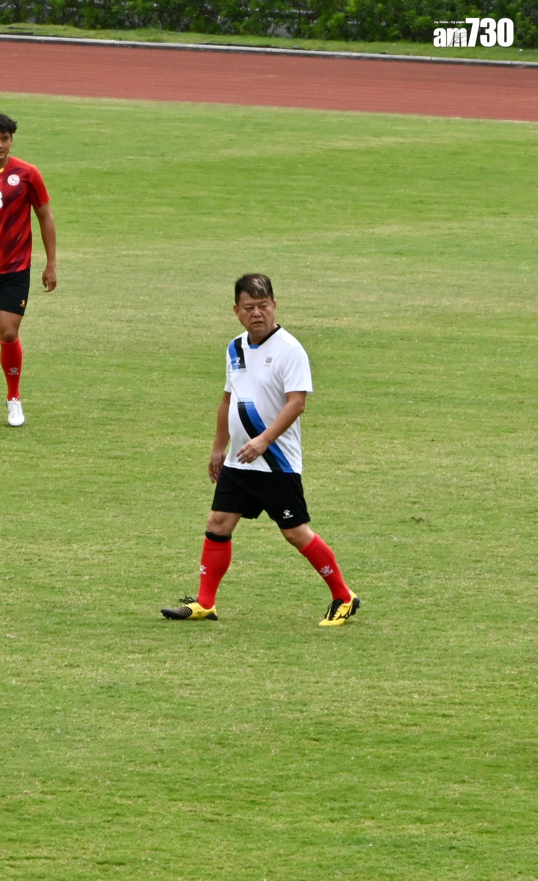 叻哥與林文龍率先上陣,林文龍表現較為積極。(娛樂組攝)