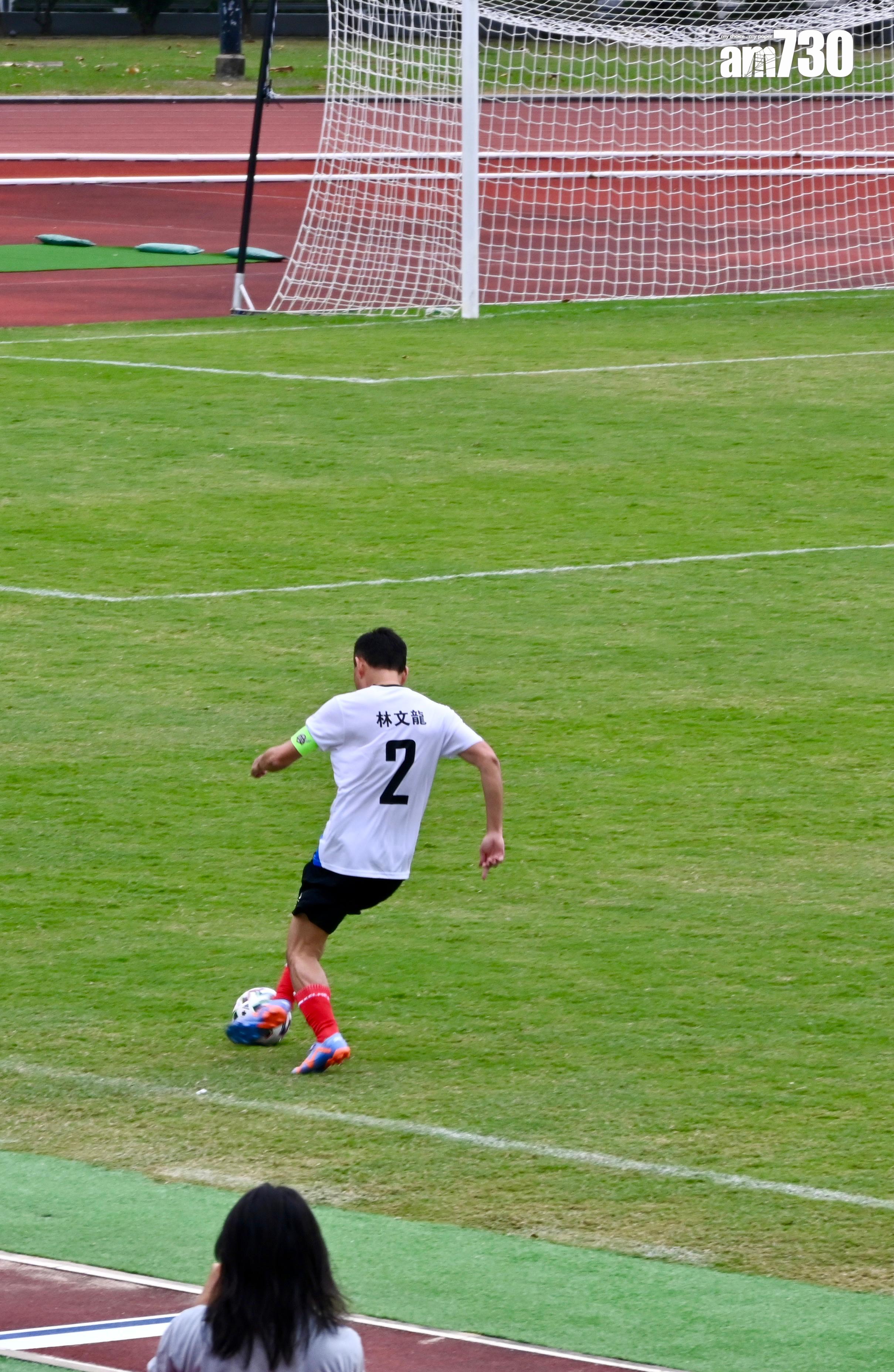 叻哥與林文龍率先上陣,林文龍表現較為積極。(娛樂組攝)