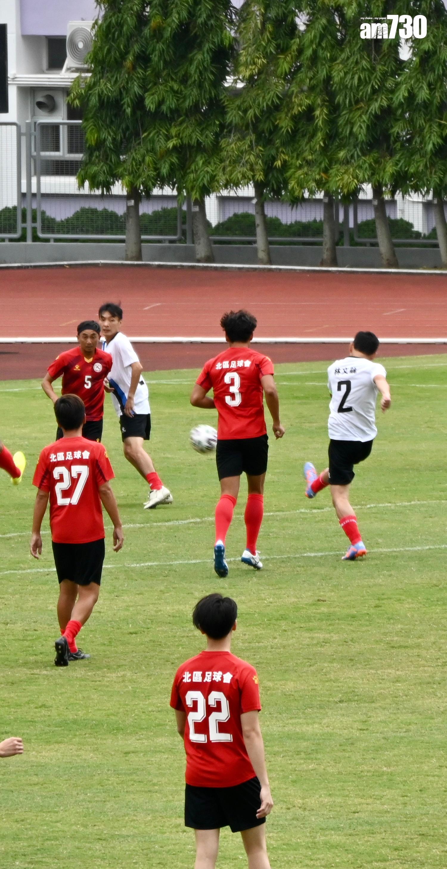 叻哥與林文龍率先上陣,林文龍表現較為積極。(娛樂組攝)