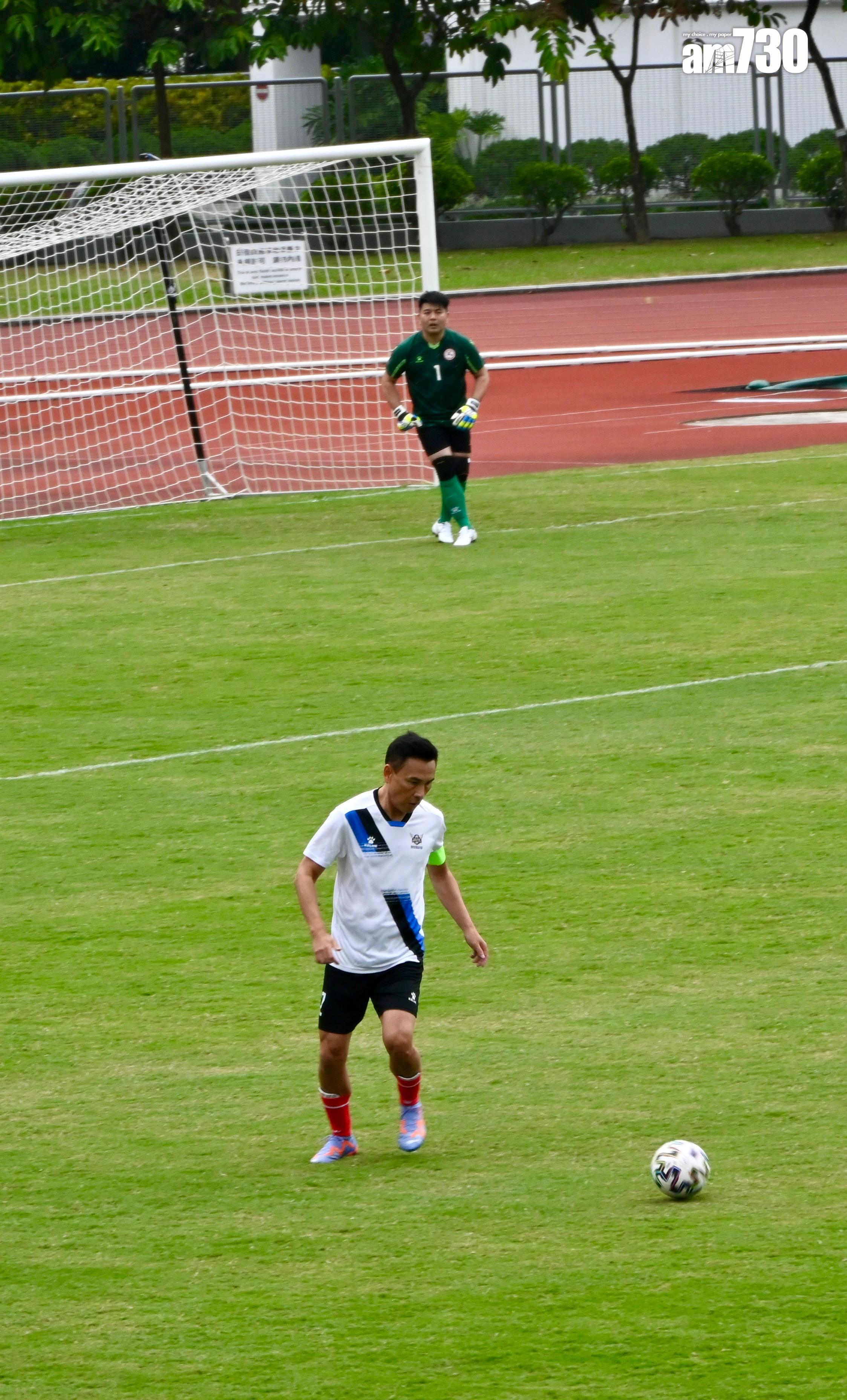 叻哥與林文龍率先上陣,林文龍表現較為積極。(娛樂組攝)