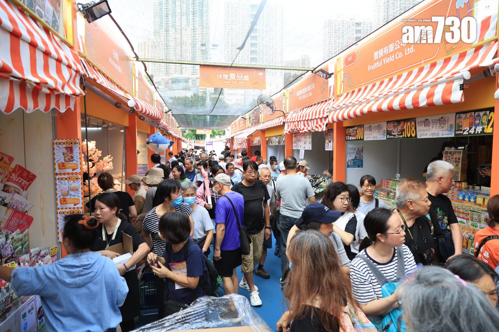 廠商會主辦的「第11屆香港美食嘉年華」於葵涌運動場開幕。(羅錦鴻攝)