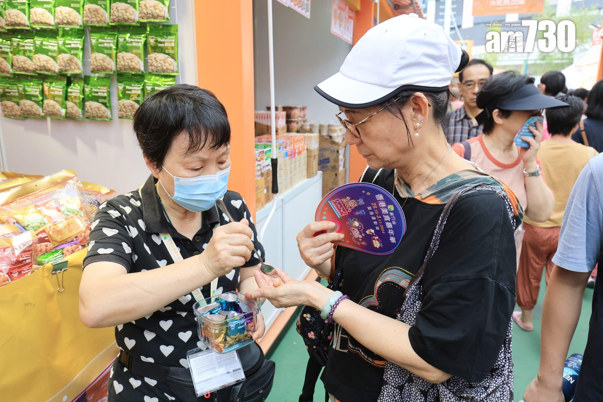 廠商會主辦的「第11屆香港美食嘉年華」於葵涌運動場開幕。(羅錦鴻攝)