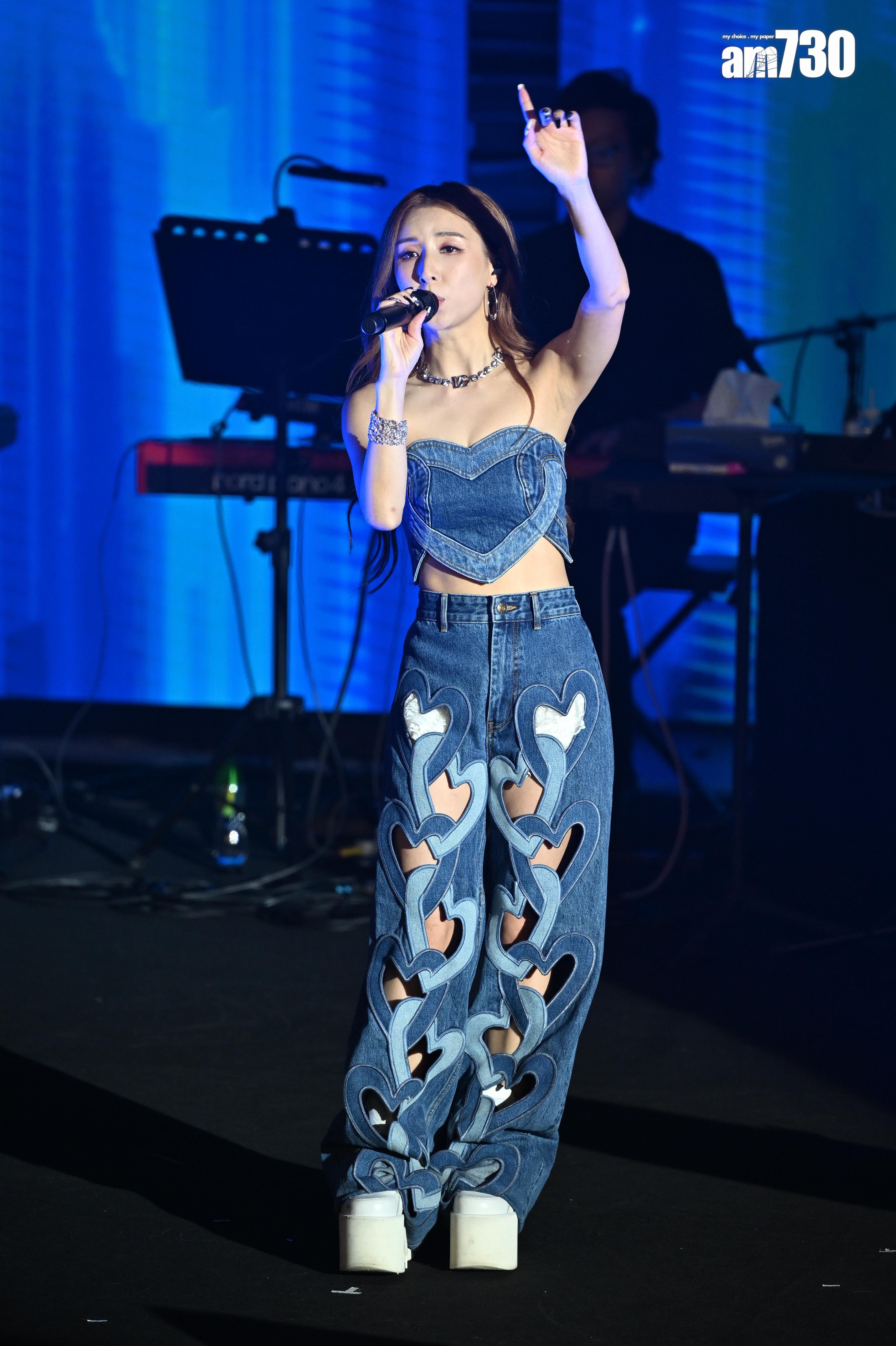 譚嘉儀是次個唱其中一個環節是讚美神,她唱live的水準非常好。(娛樂組攝)