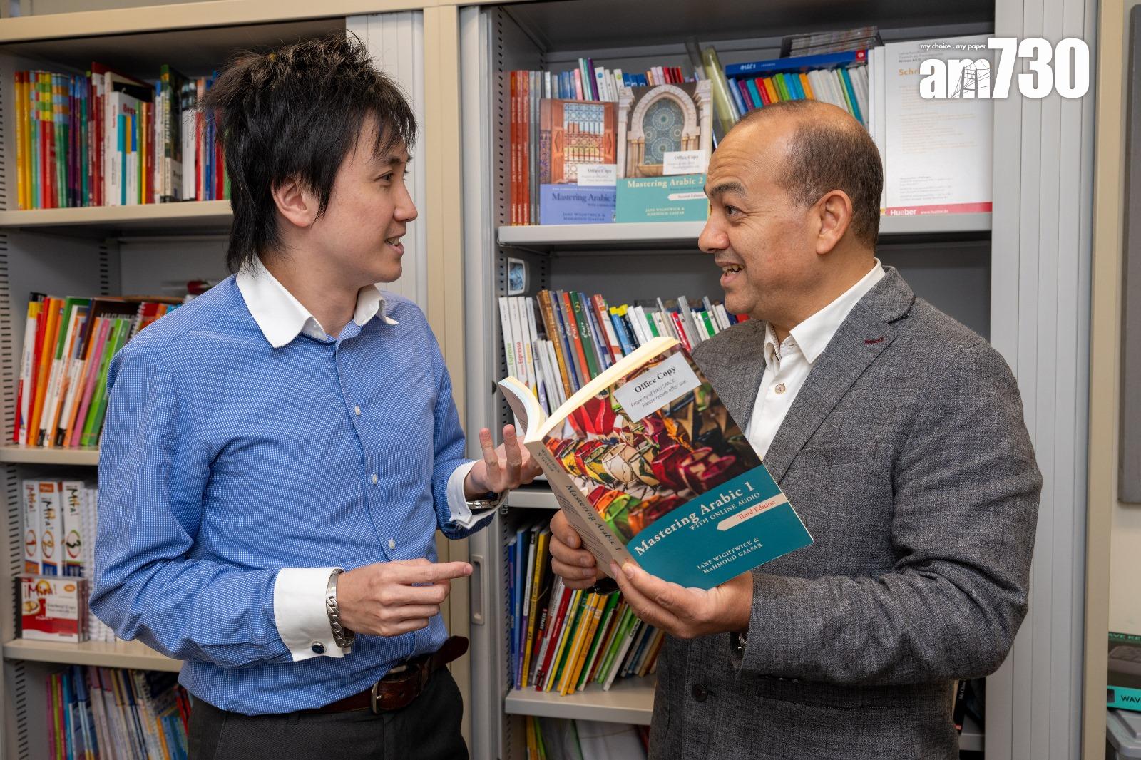 Chokri Alaya(右)認為,香港旅業學習基本阿拉伯語,可增強競爭力。(陳奕釗攝)