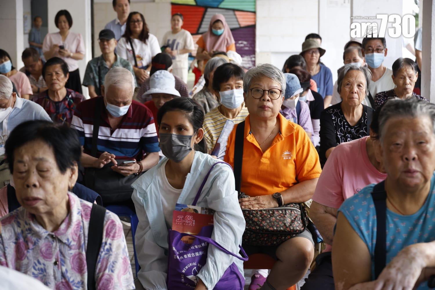 居民了解重建計劃細節。 (林俊源攝)