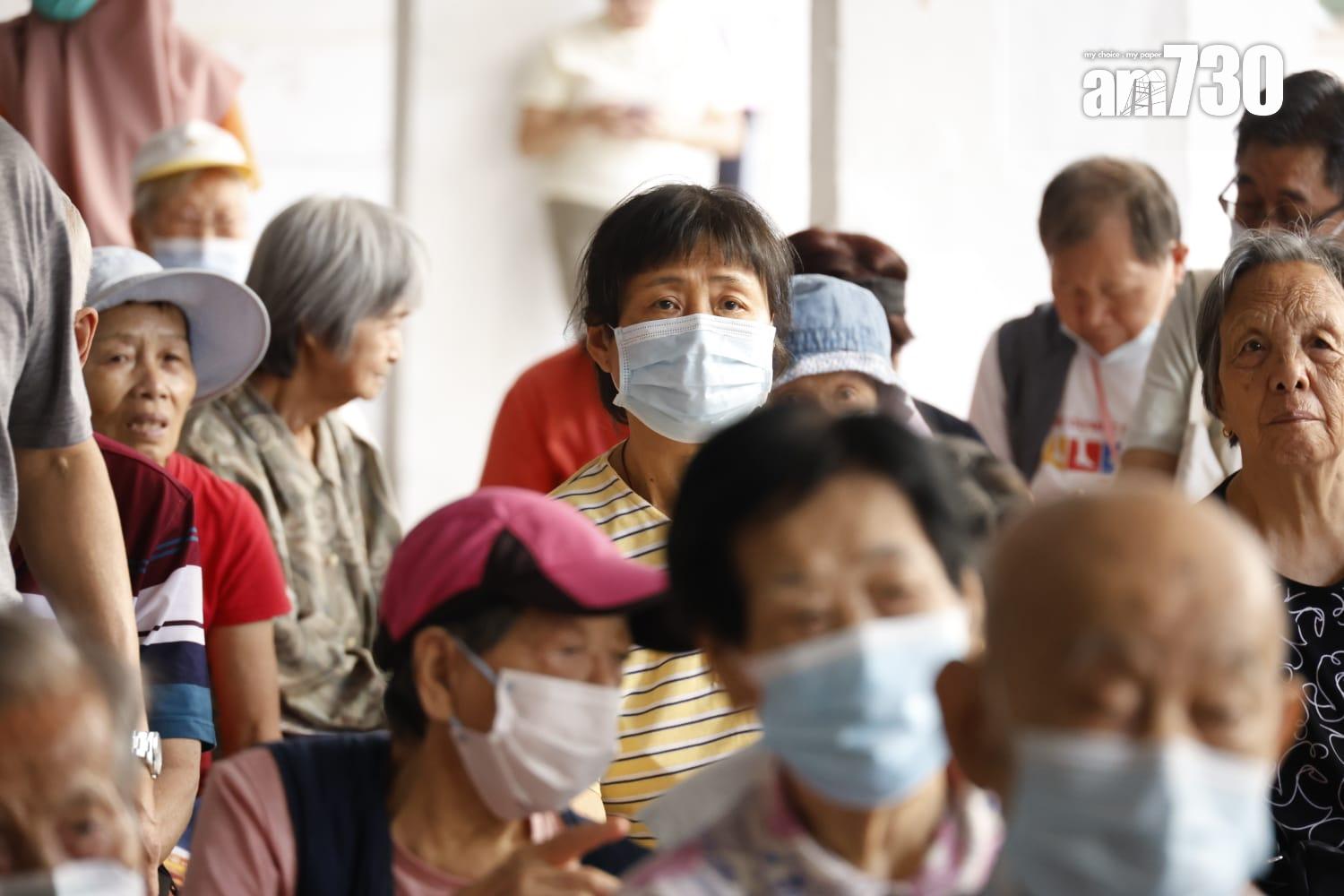 居民了解重建計劃細節。 (林俊源攝)