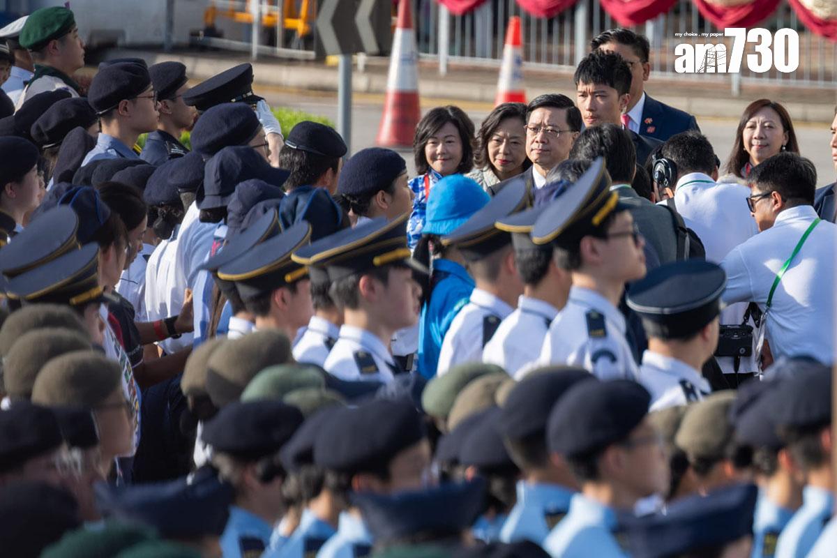 特區政府在金紫荊廣場舉行升旗儀式。(陳奕釗攝)