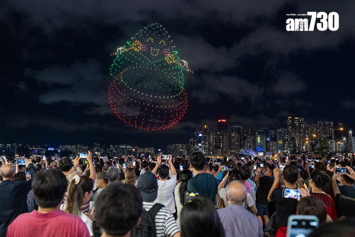 灣仔海濱不時上演無人機表演。(資料圖片/陳奕釗攝)