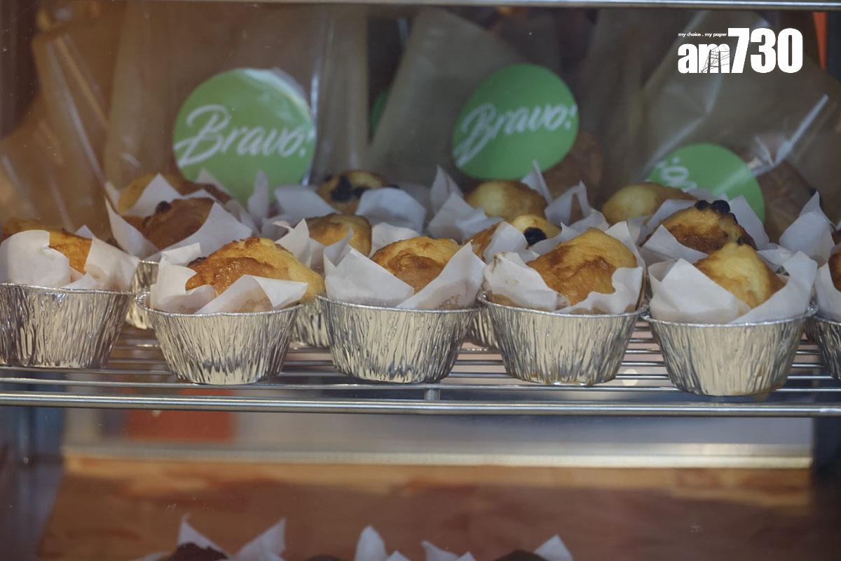 青年運動場今日有出售蛋糕。(林俊源攝)