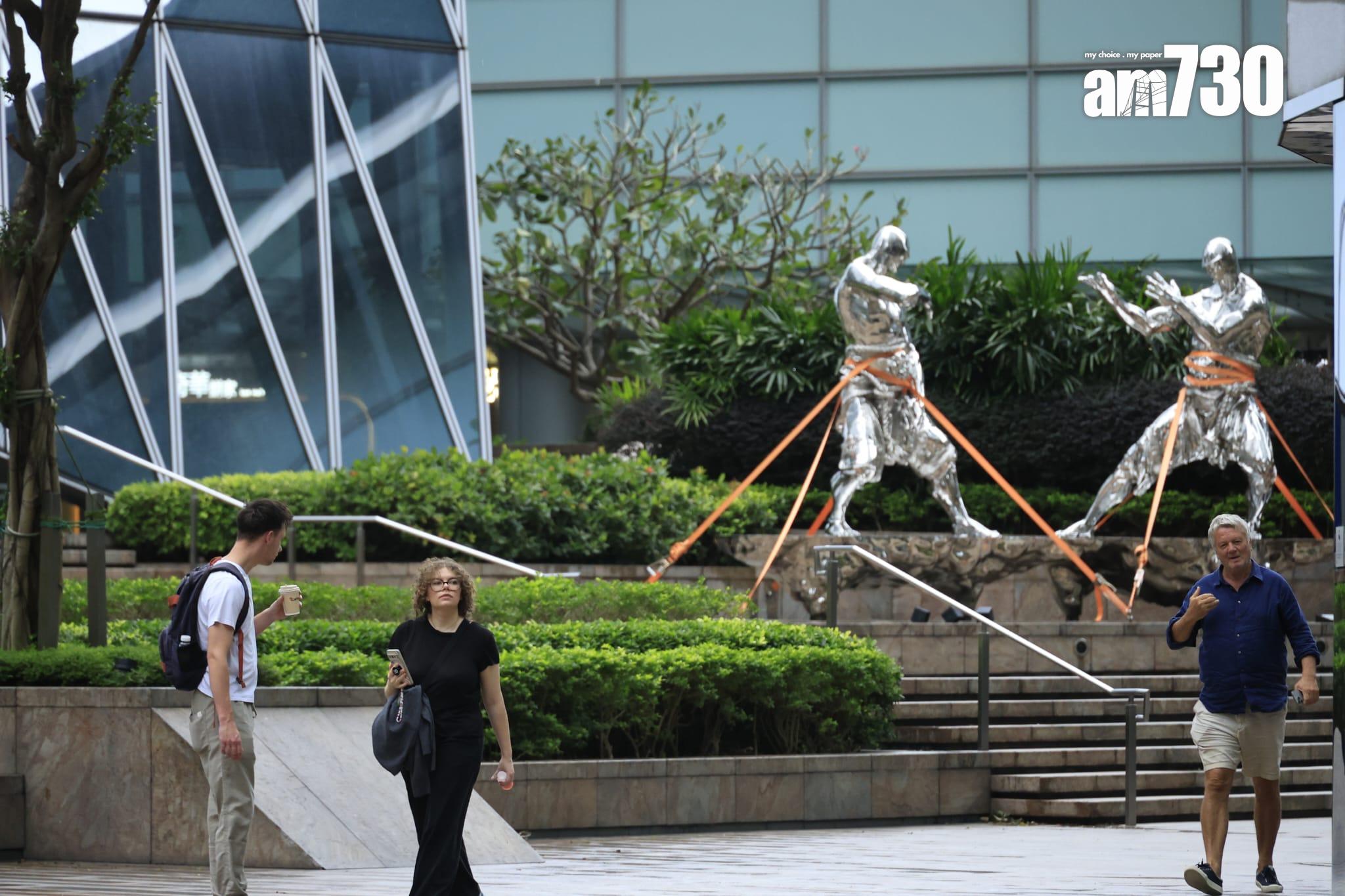 熱帶風暴桃芝襲港,港股首度實行打風不停市,恒生指數低開。(林俊源攝)
