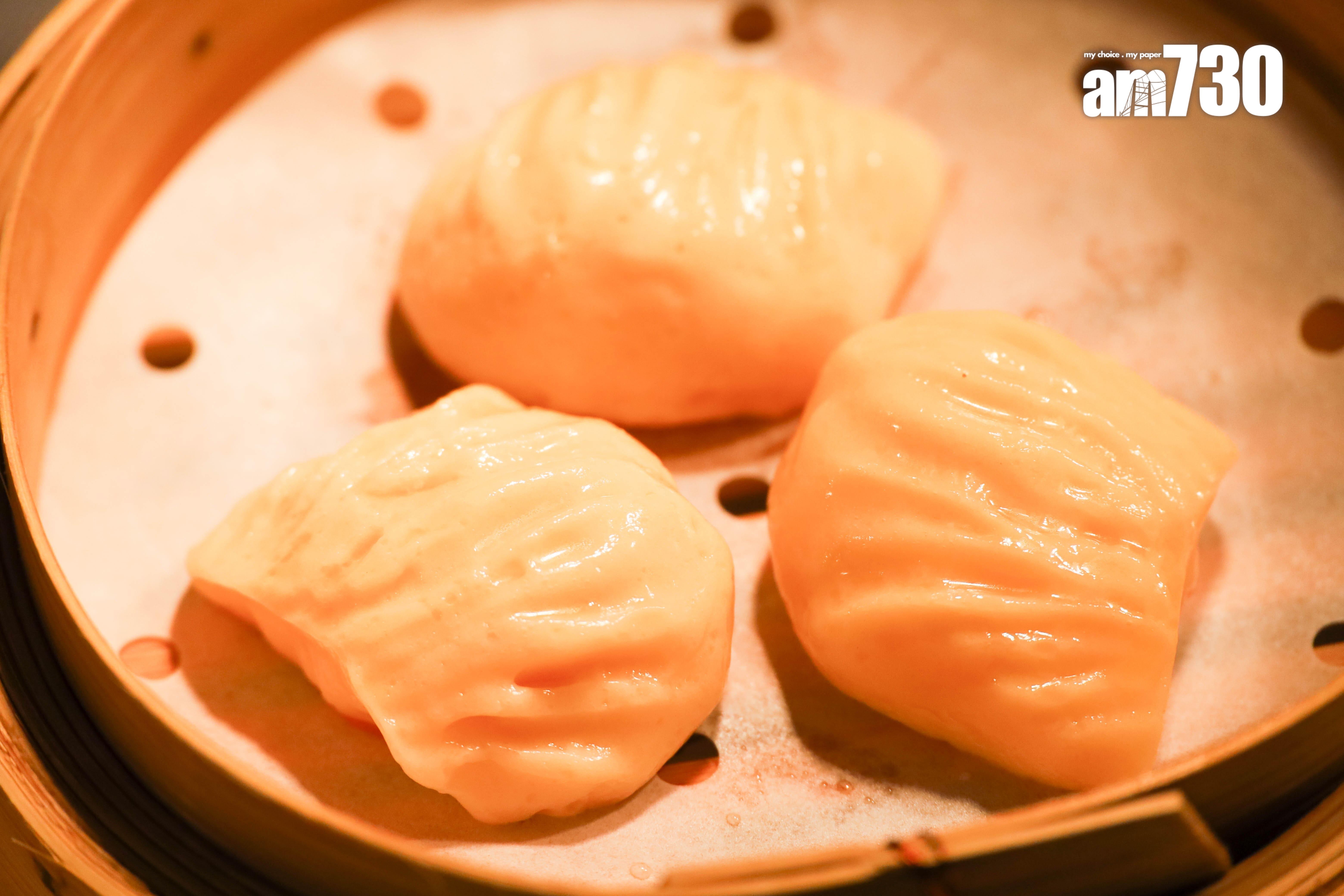 晶瑩筍尖鮮蝦餃$72/3件 (第4級:糊狀/精緻軟餐菜式) 夾起形態Q彈,鮮蝦的鮮甜味突出,混合了筍尖的清爽。