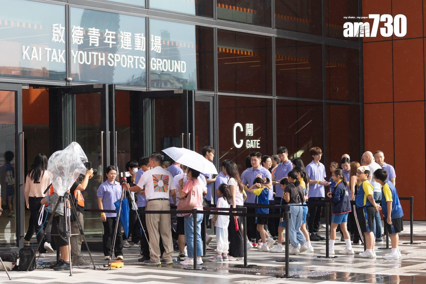 啟德體育園今日進行第二場欖球測試賽,由香港男子15人欖球代表隊對戰巴西隊。(蘇文傑攝)