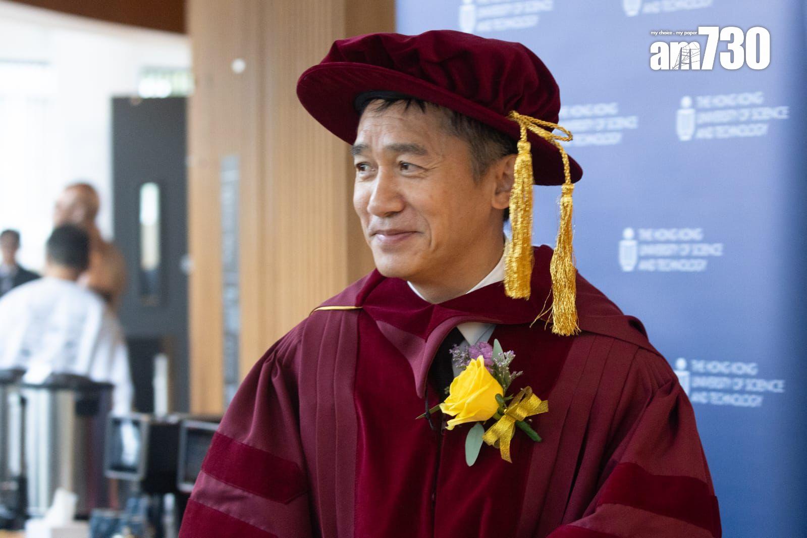 典禮上,梁朝偉以全英文致謝辭。 (蘇文傑攝)