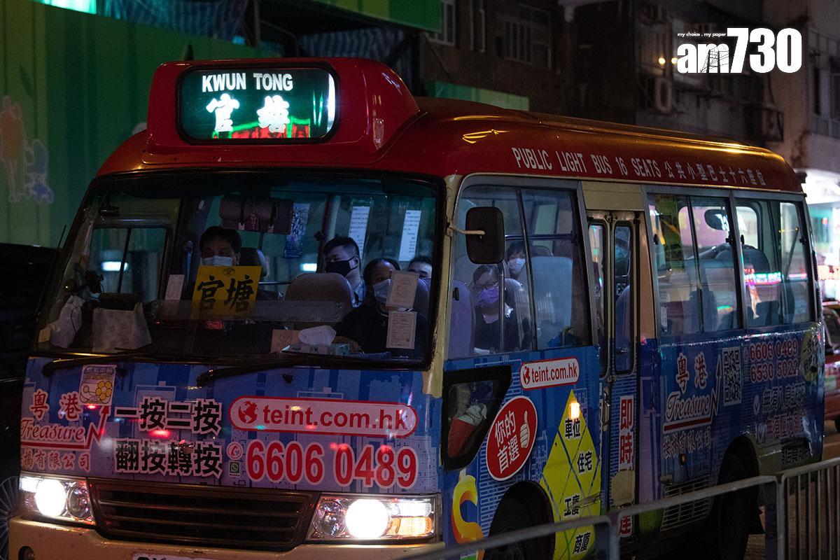 運輸署會視乎首批參與「特選紅轉綠」計劃的指定紅Van路線落實情況和業界意見,考慮計劃未來路向。(資料圖片/蘇文傑攝)