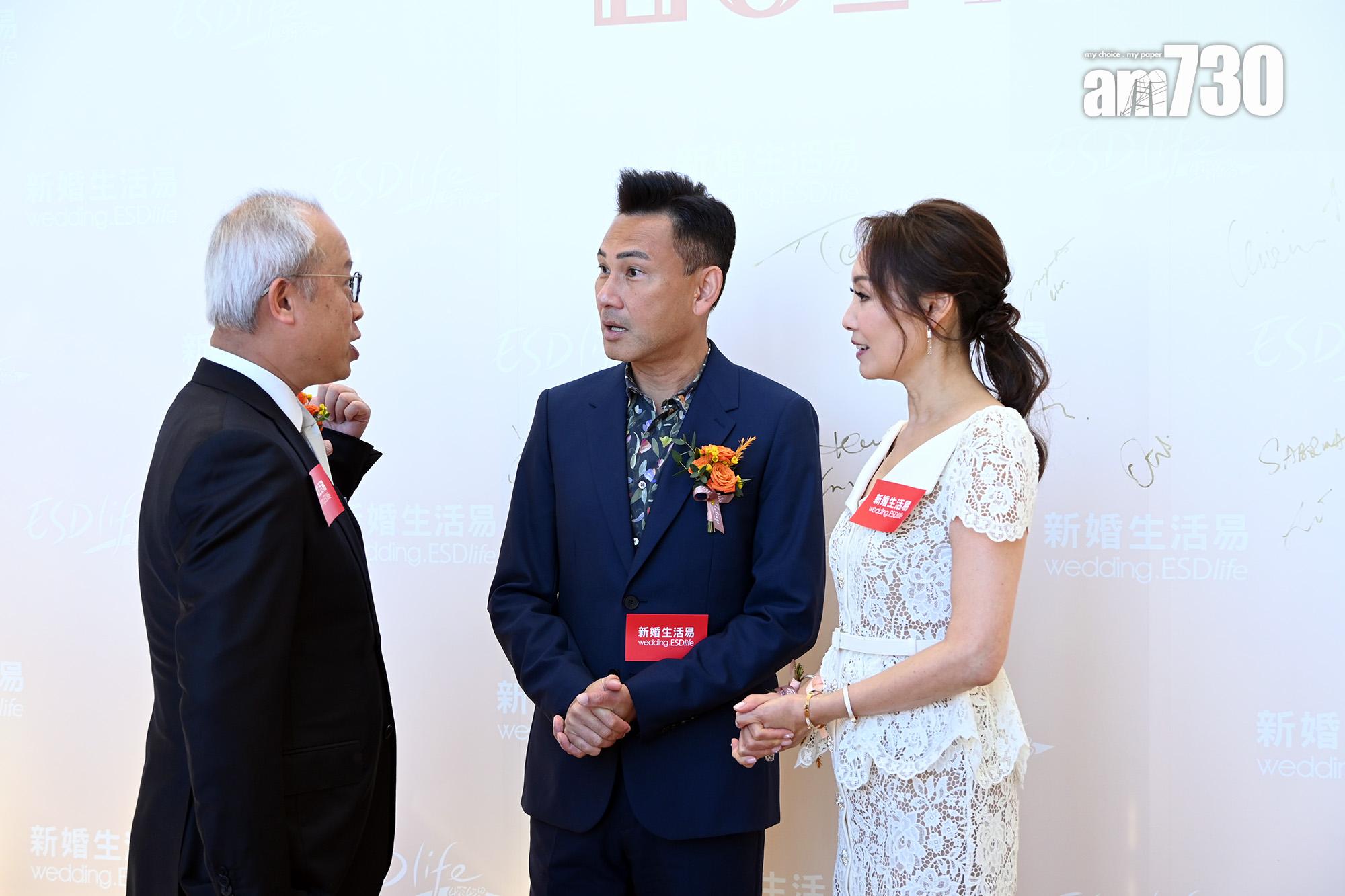 林文龍與郭可盈手拖手入場,並跟主辦一齊回憶當年合作趣事。