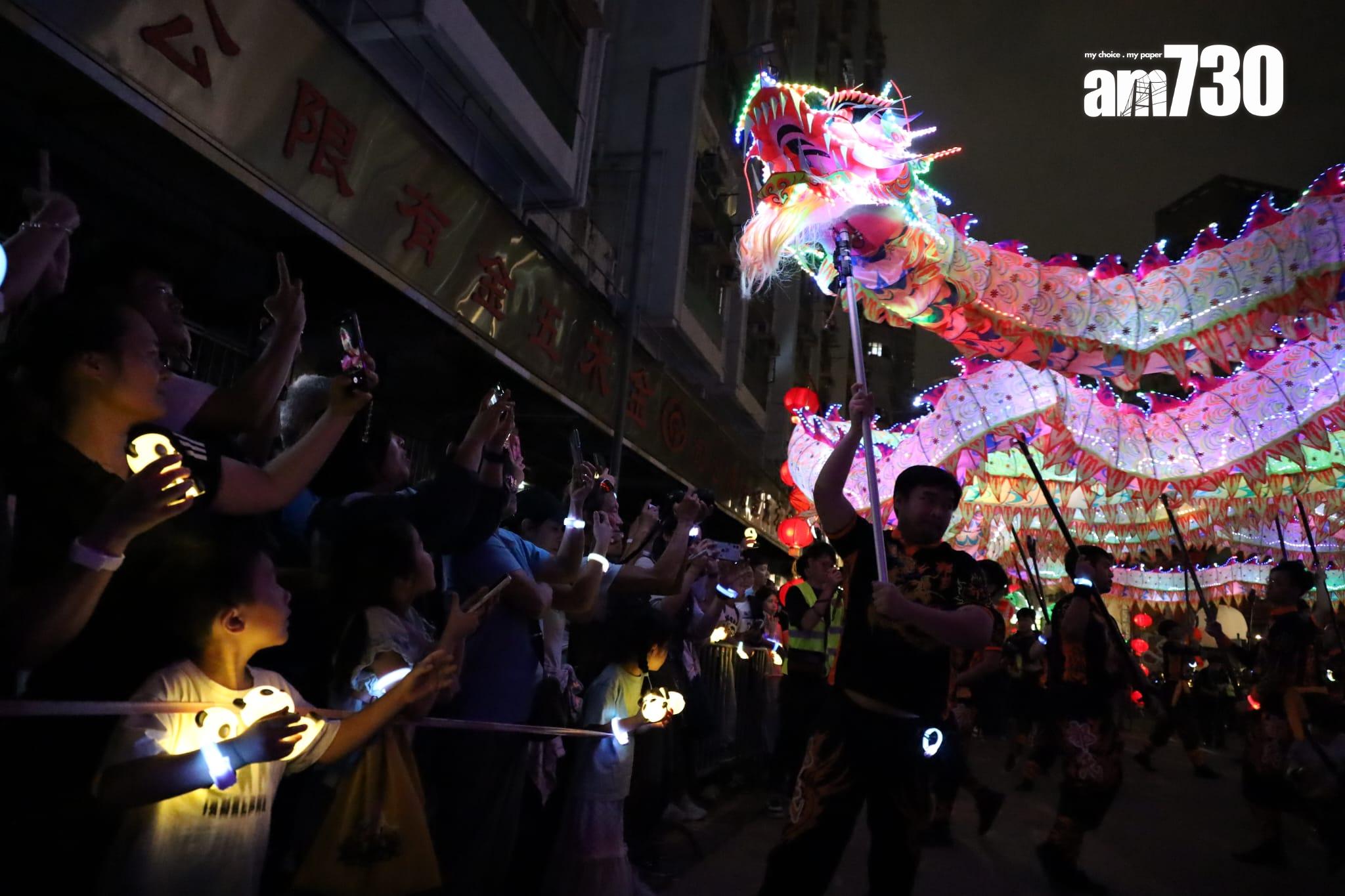 大角咀廟會盛大舉行 500呎夜光龍壓軸登場 (鍾式明攝)