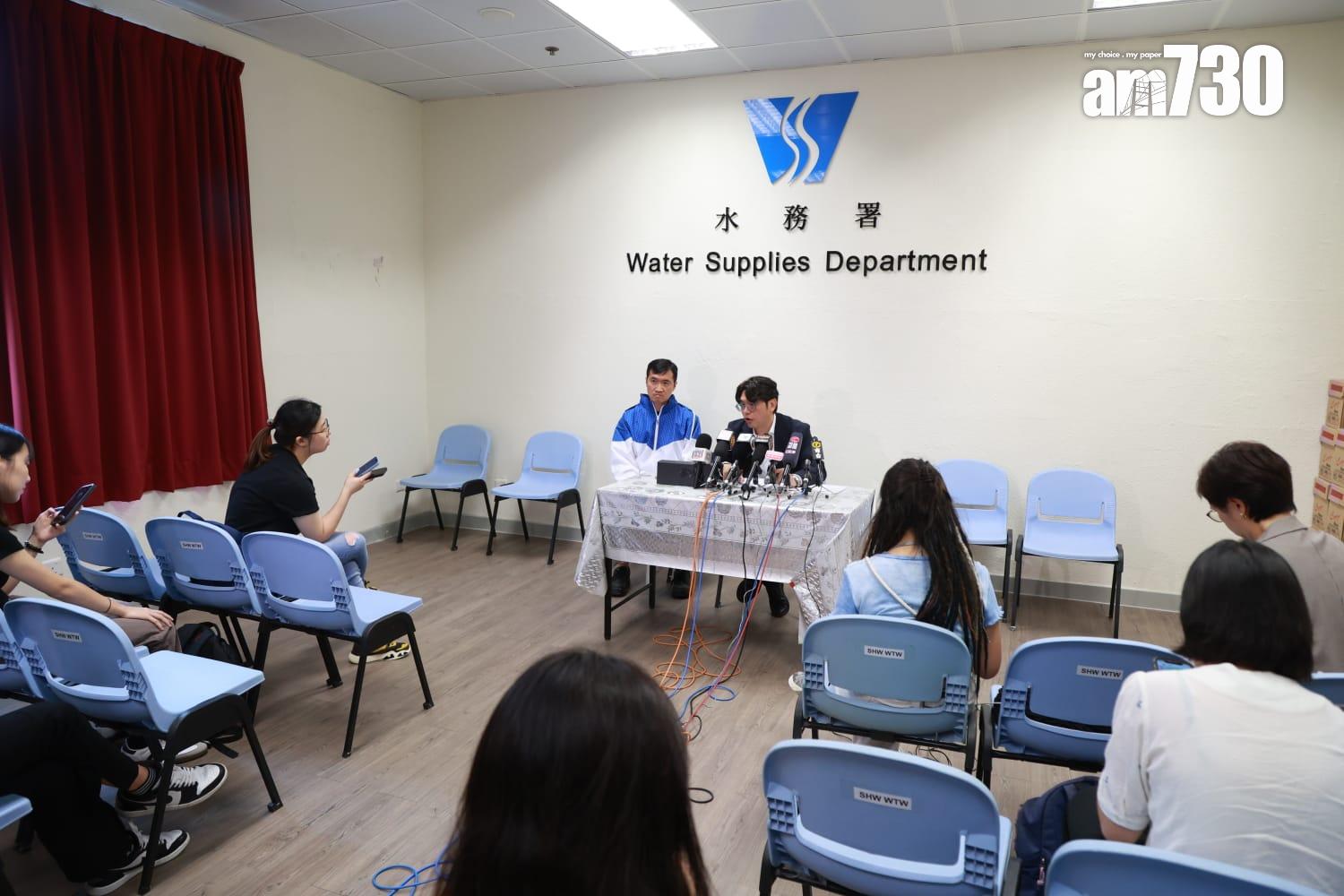 黃恩諾在記者會上對東涌居民表示歉意,並表示會調查成因。(羅錦鴻攝)