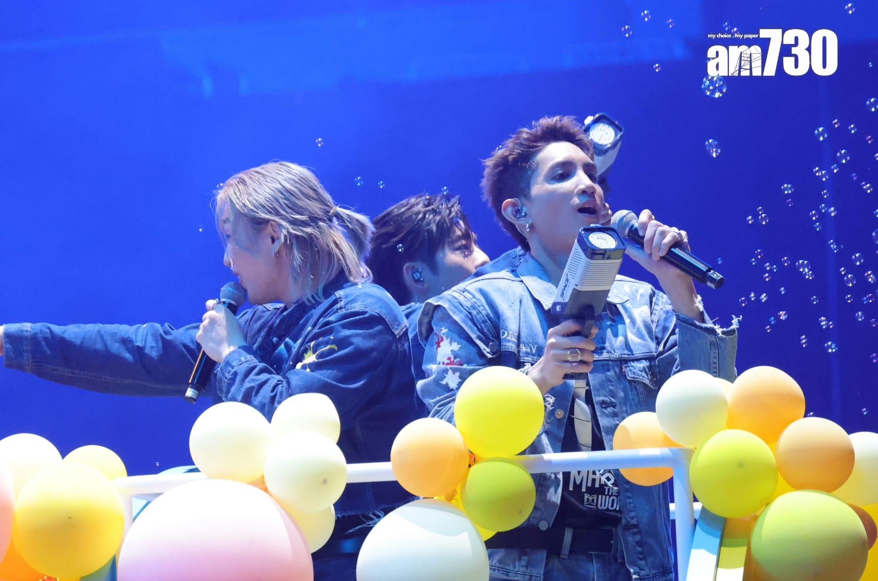 MIRROR 6周年見面會,12子落力為鏡粉謀福利。(吳康琦攝)