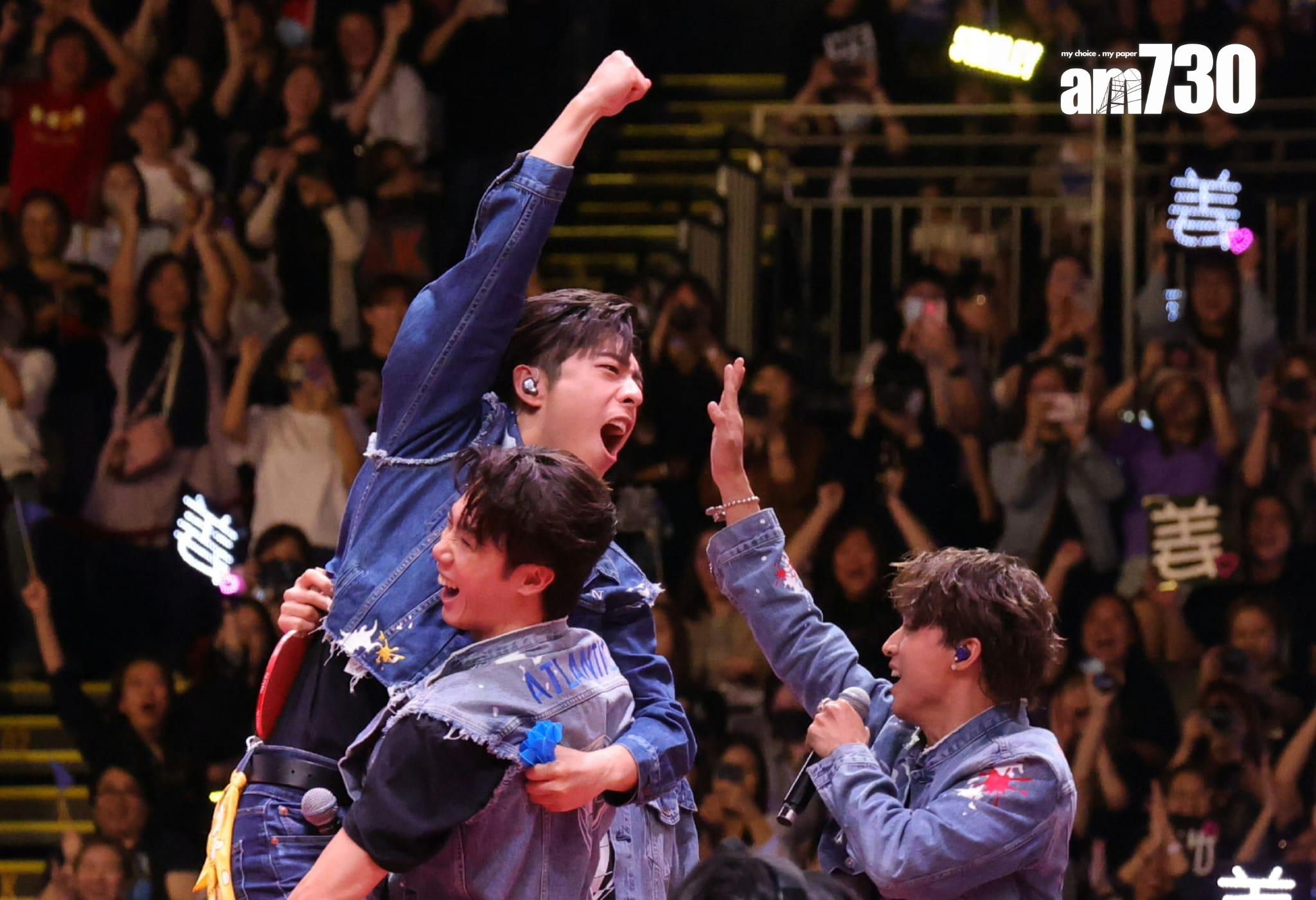 MIRROR 6周年見面會,12子落力為鏡粉謀福利。(吳康琦攝)