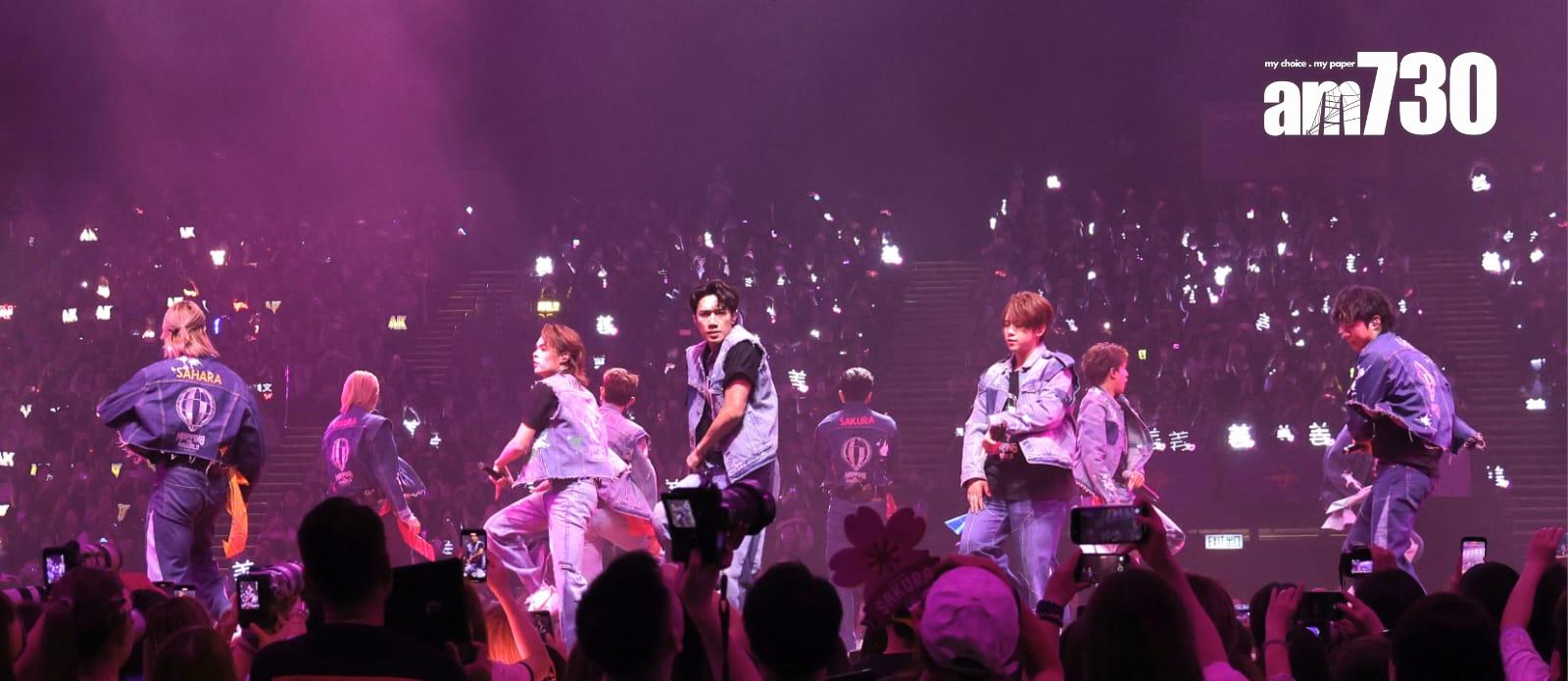 MIRROR跳唱團歌為6周年見面會炒熱氣氛。(吳康琦攝)