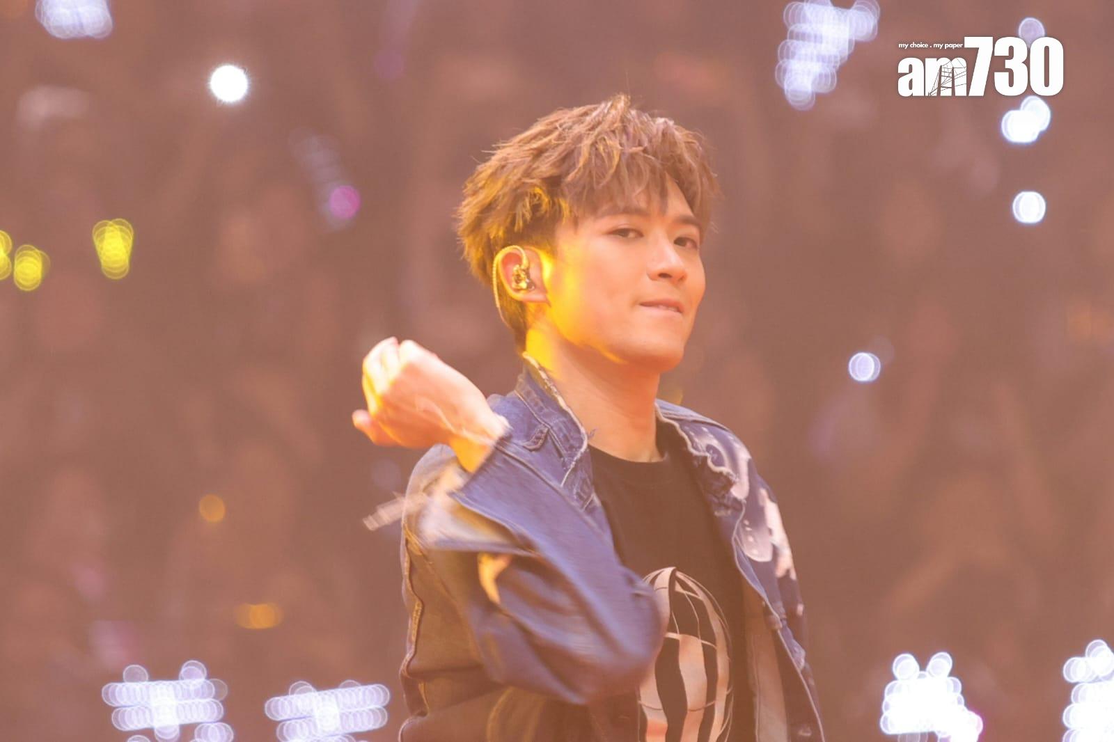 MIRROR跳唱團歌為6周年見面會炒熱氣氛。(吳康琦攝)