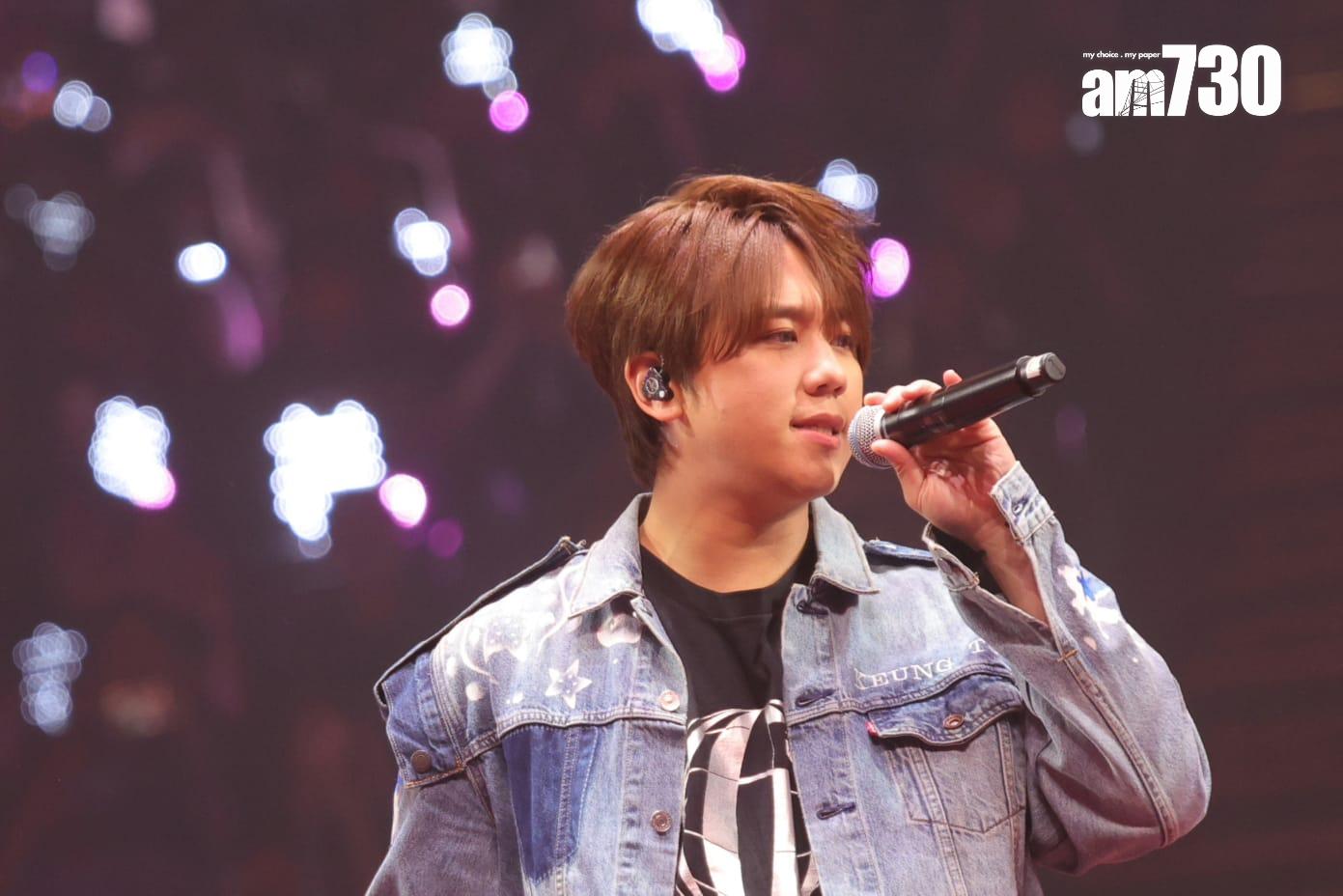 MIRROR跳唱團歌為6周年見面會炒熱氣氛。(吳康琦攝)