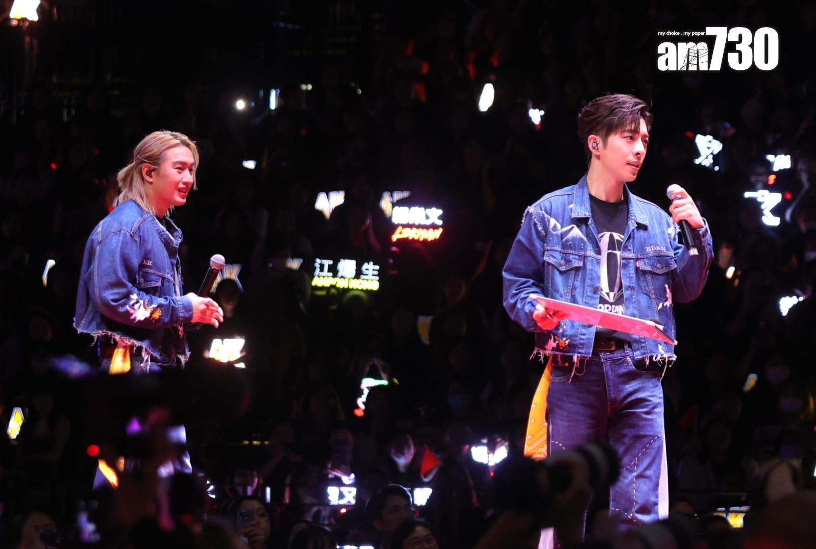 Edan和Jer落力玩遊戲。(吳康琦攝)