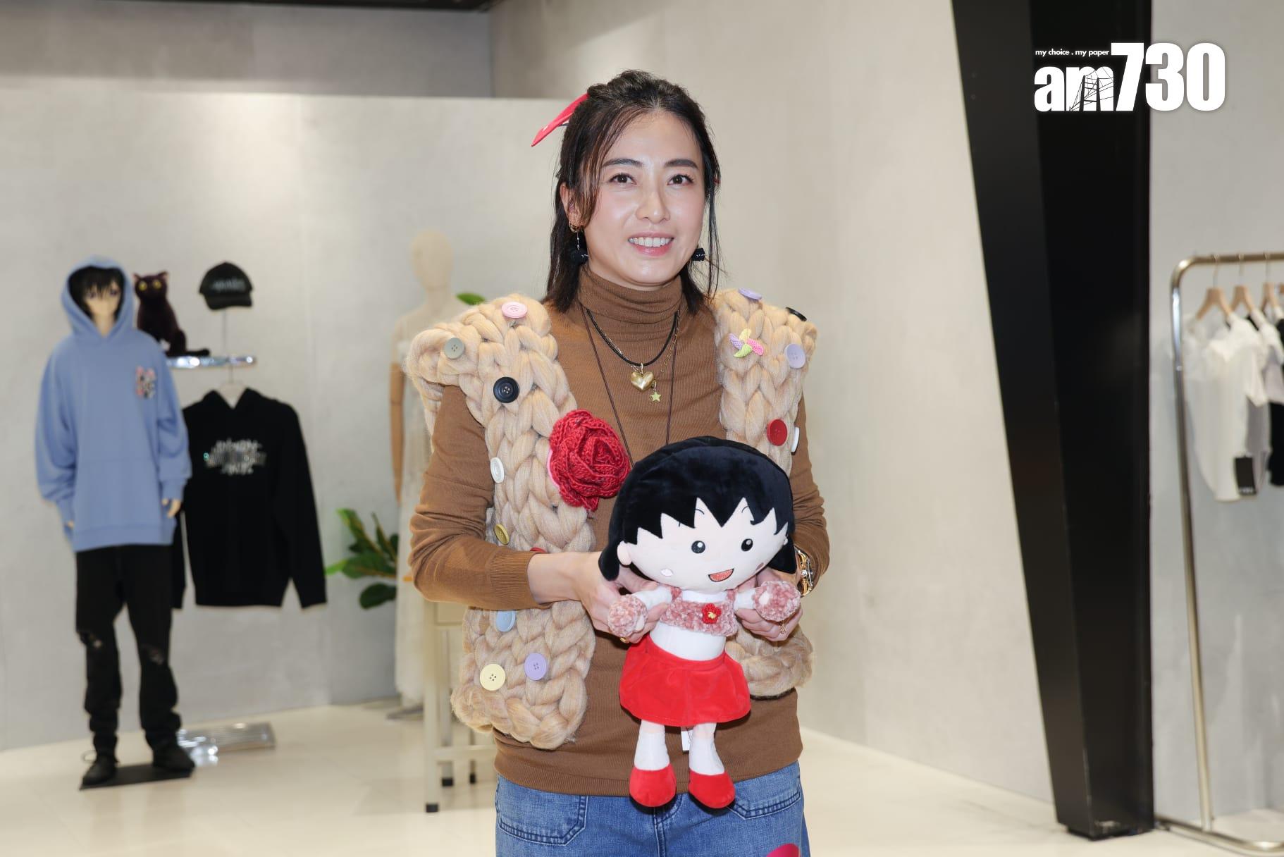 甘比僅花了半小時就勾織了身穿的背心,而小丸子的性感背心更只用了10分鐘。(吳康琦攝)